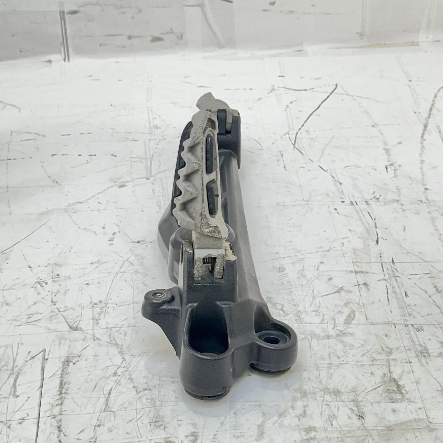 2016 - 2018 DUCATI HYPERMOTARD 939 FOOT REST PEGS PLATE BRACKET HOLDER *SCUFFED*