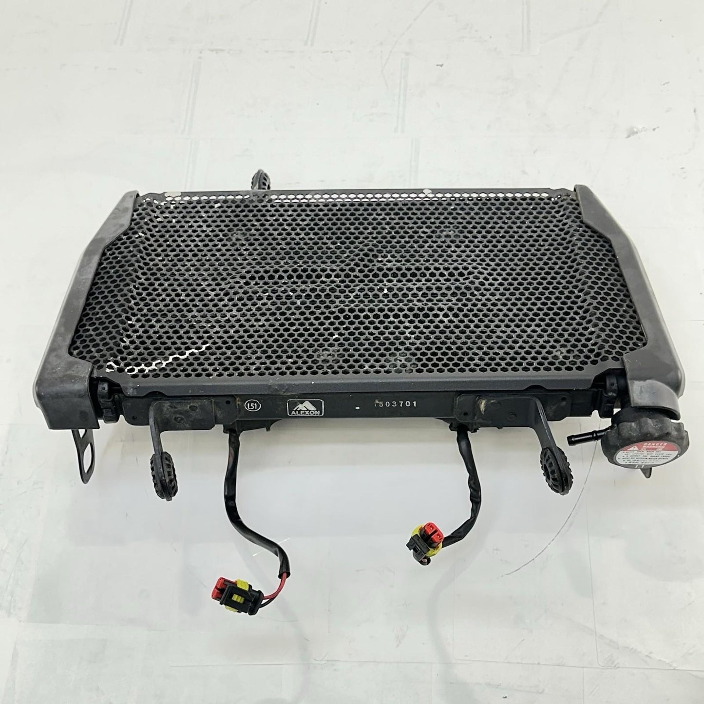 2016 - 2018 DUCATI HYPERMOTARD 939 RADIATOR ENGINE COOLING FANS GUARD SET MOTOR