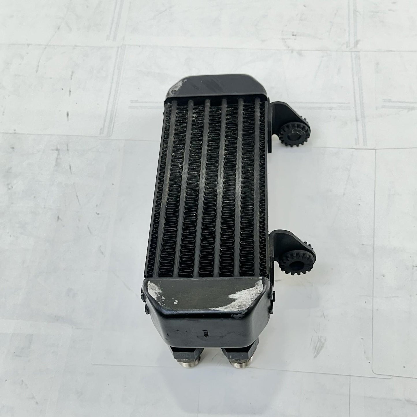 2016 - 2018 DUCATI HYPERMOTARD 939 OIL COOLER ENGINE LOWER RADIATOR MOTOR COOL