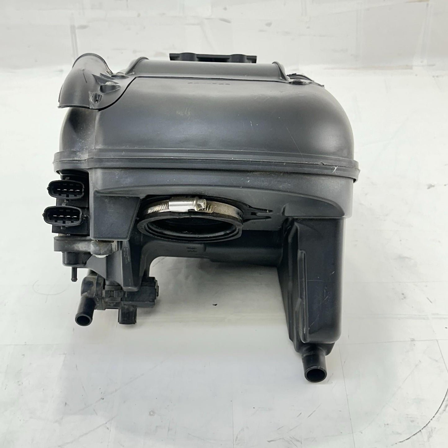 2016 - 2018 DUCATI HYPERMOTARD 939 AIRBOX INTAKE AIR FILTER HOUSING STOCK OEM