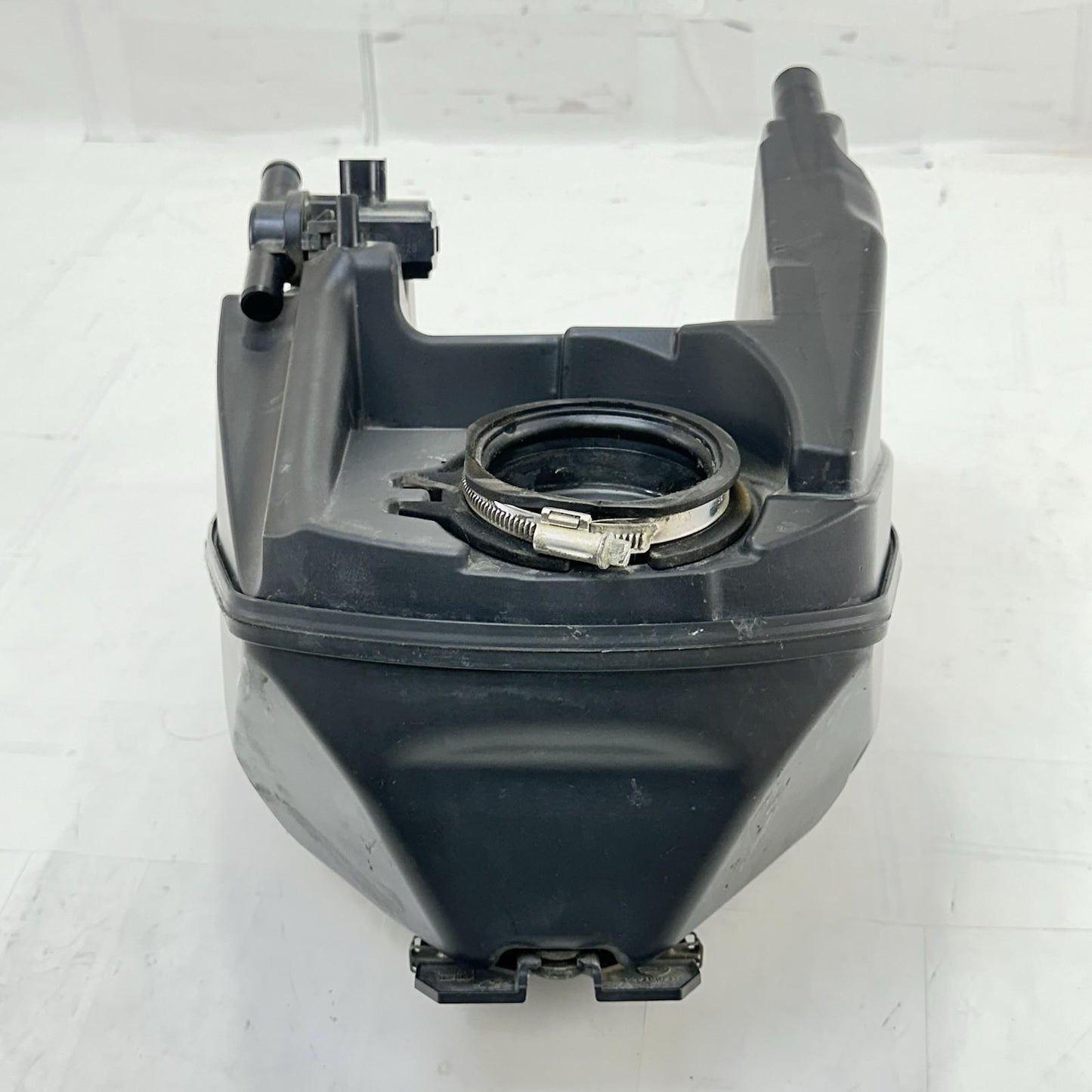 2016 - 2018 DUCATI HYPERMOTARD 939 AIRBOX INTAKE AIR FILTER HOUSING STOCK OEM