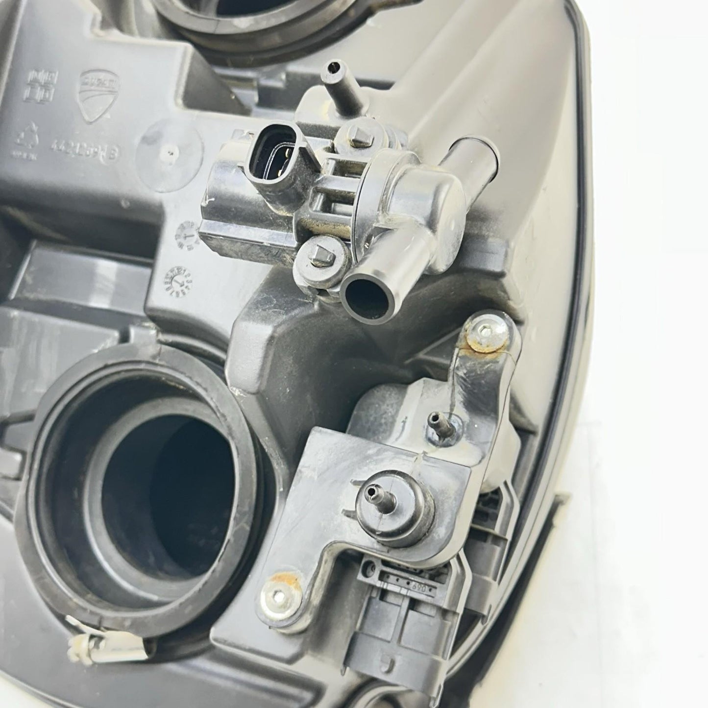 2016 - 2018 DUCATI HYPERMOTARD 939 AIRBOX INTAKE AIR FILTER HOUSING STOCK OEM