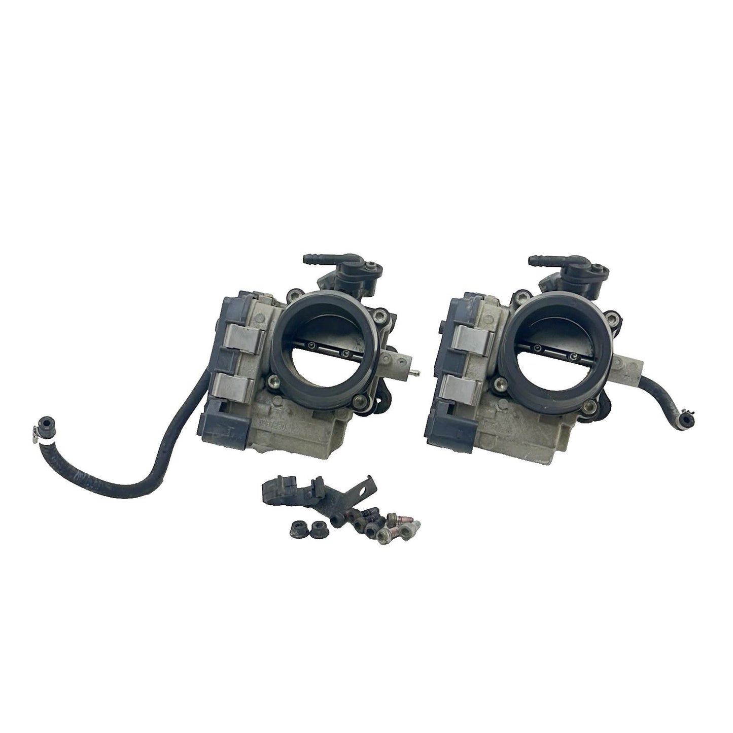 2016 - 2018 DUCATI HYPERMOTARD 939 THROTTLE BODIES LINES BOLTS HARDWARE SET PAIR