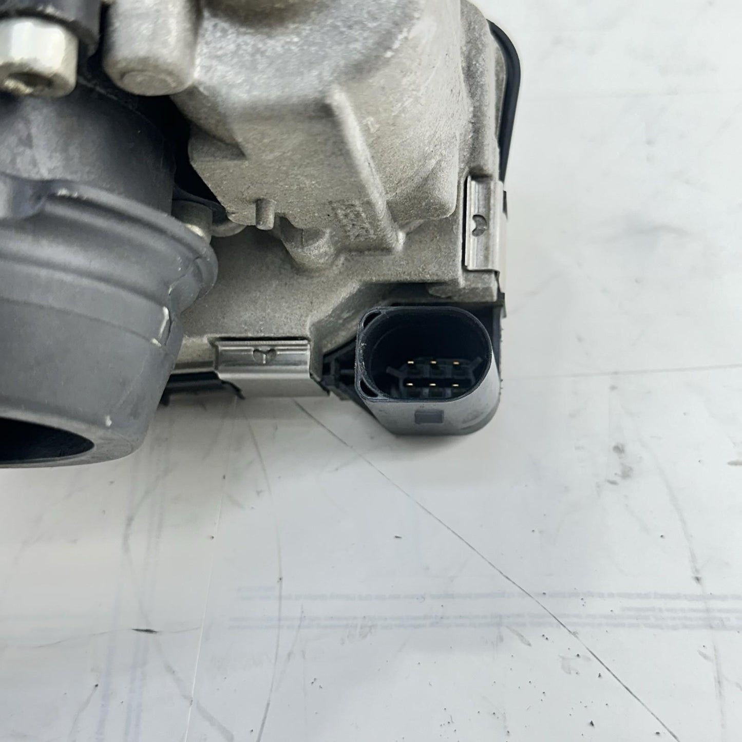 2016 - 2018 DUCATI HYPERMOTARD 939 THROTTLE BODIES LINES BOLTS HARDWARE SET PAIR