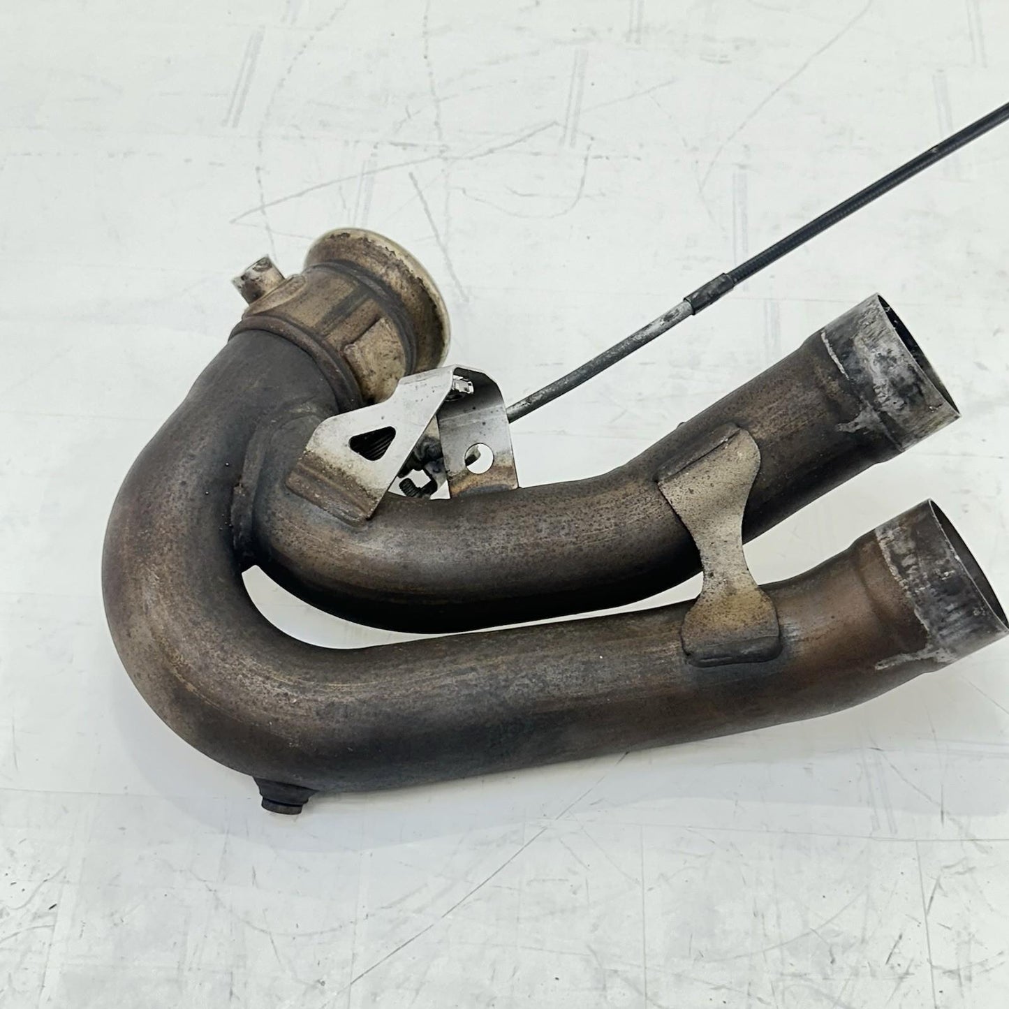 2016 - 2018 DUCATI HYPERMOTARD 939 EXHAUST HEADER PIPES MANIFOLD CABLE LINE