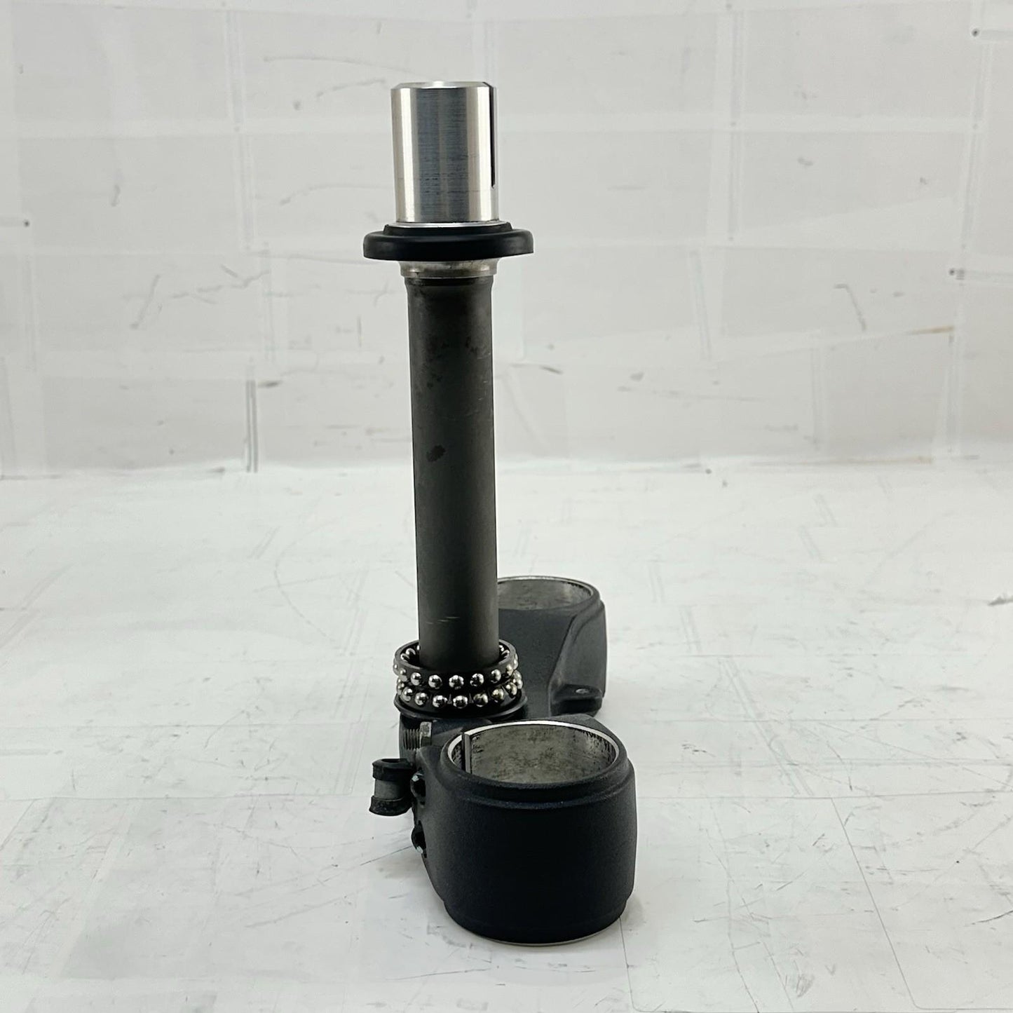 2016 - 2018 DUCATI HYPERMOTARD 939 TRIPLE TREE FRONT FORK STEERING STEM BEARINGS