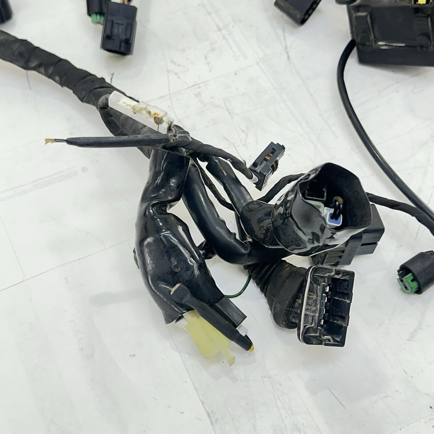 2016 - 2018 DUCATI HYPERMOTARD 939 MAIN WIRING HARNESS ENGINE MOTOR WIRE LOOM