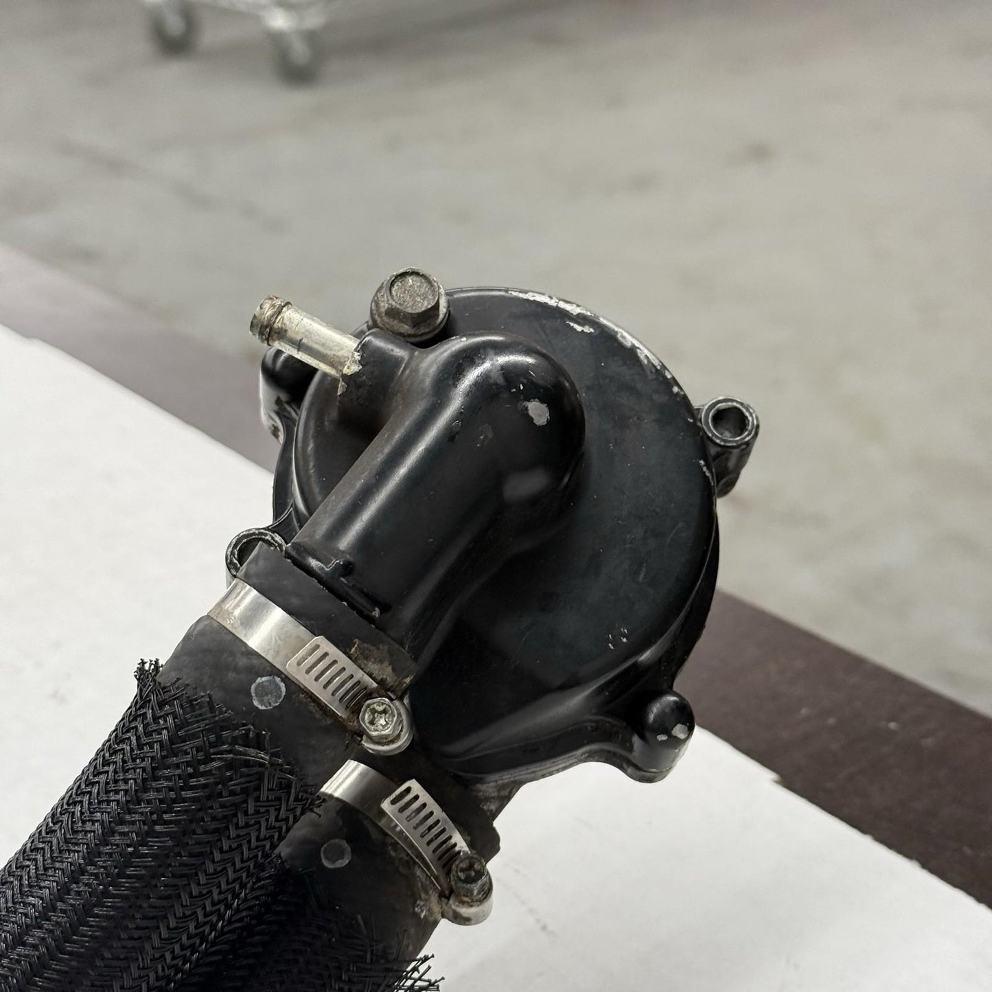 2008 - 2016 YAMAHA YZF R6 WATER PUMP COOLANT COVER Impeller Housing HOSES LINES