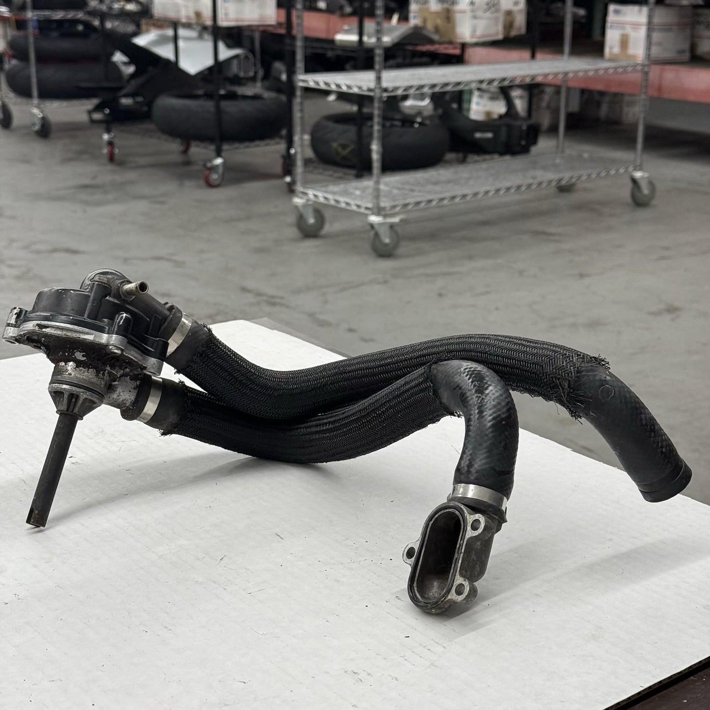 2008 - 2016 YAMAHA YZF R6 WATER PUMP COOLANT COVER Impeller Housing HOSES LINES