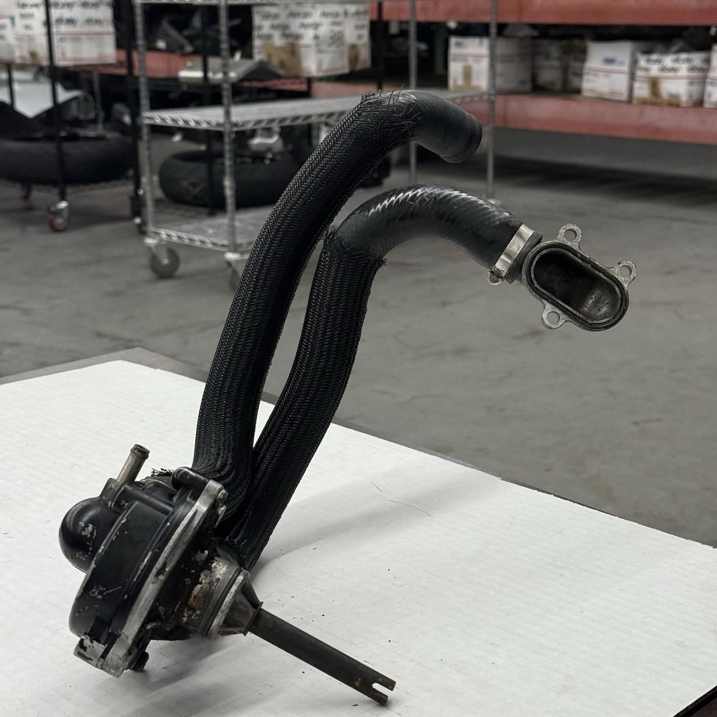 2008 - 2016 YAMAHA YZF R6 WATER PUMP COOLANT COVER Impeller Housing HOSES LINES