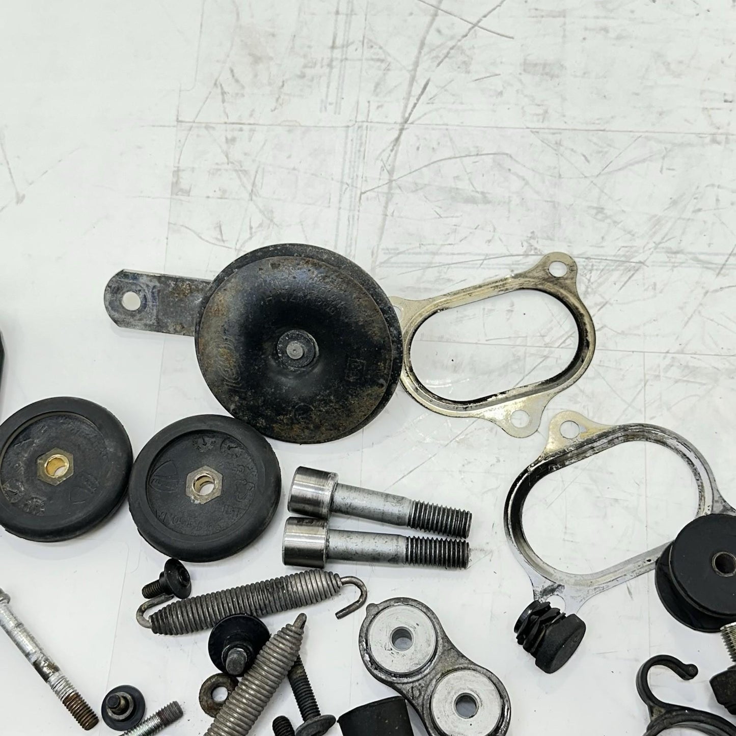 2016 - 2018 DUCATI HYPERMOTARD 939 BOLTS PARTS NUTS SCREWS HARDWARE BRACKETS SET