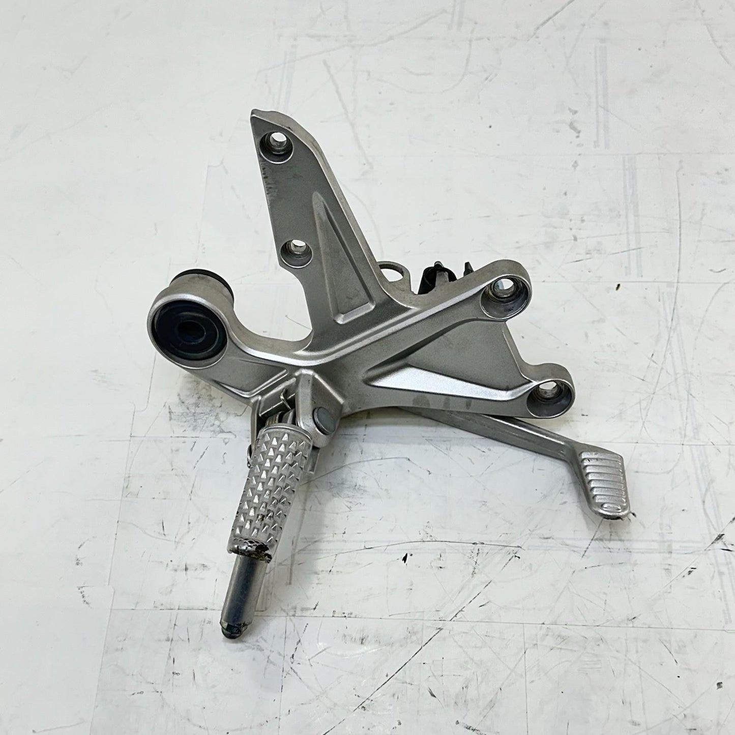 2017 - 2019 HONDA CBR 1000RR SP REAR SET LEFT RIGHT BRAKE PEDAL FOOT REST PEGS