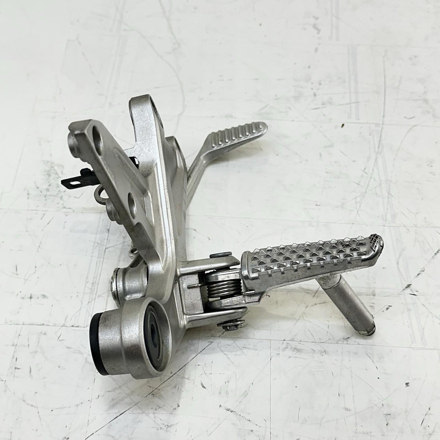 2017 - 2019 HONDA CBR 1000RR SP REAR SET LEFT RIGHT BRAKE PEDAL FOOT REST PEGS