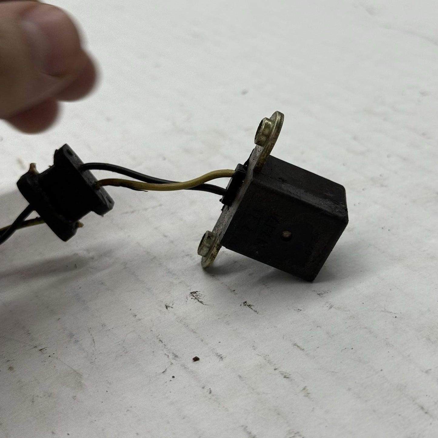1998 - 2003 KAWASAKI NINJA ZX9R PICKUP SENSOR Coil Pulse Pulsar 59026-1142