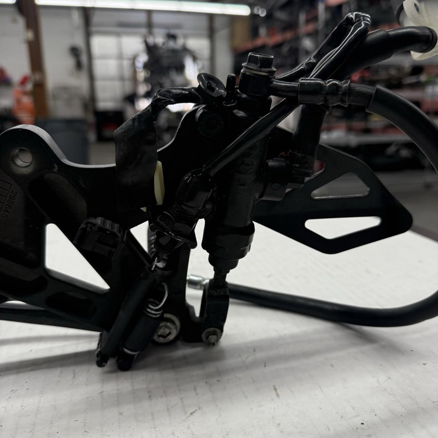 2017 - 2025 SUZUKI GSXR1000R RIGHT REARSET REAR SET DRIVER FOOT PEG REST MASTER