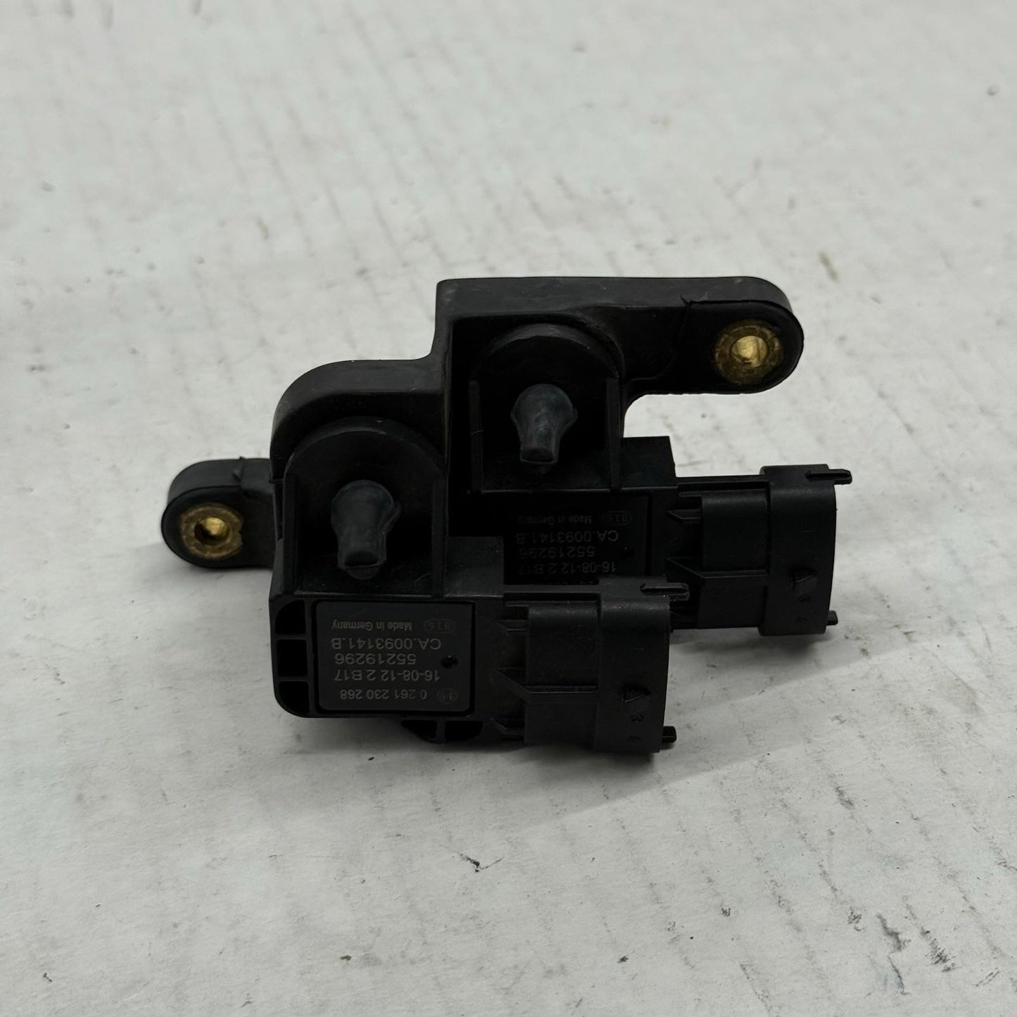 10 Ducati Hypermotard 1100 Mass Air Flow Sensor MAP MAF STOCK