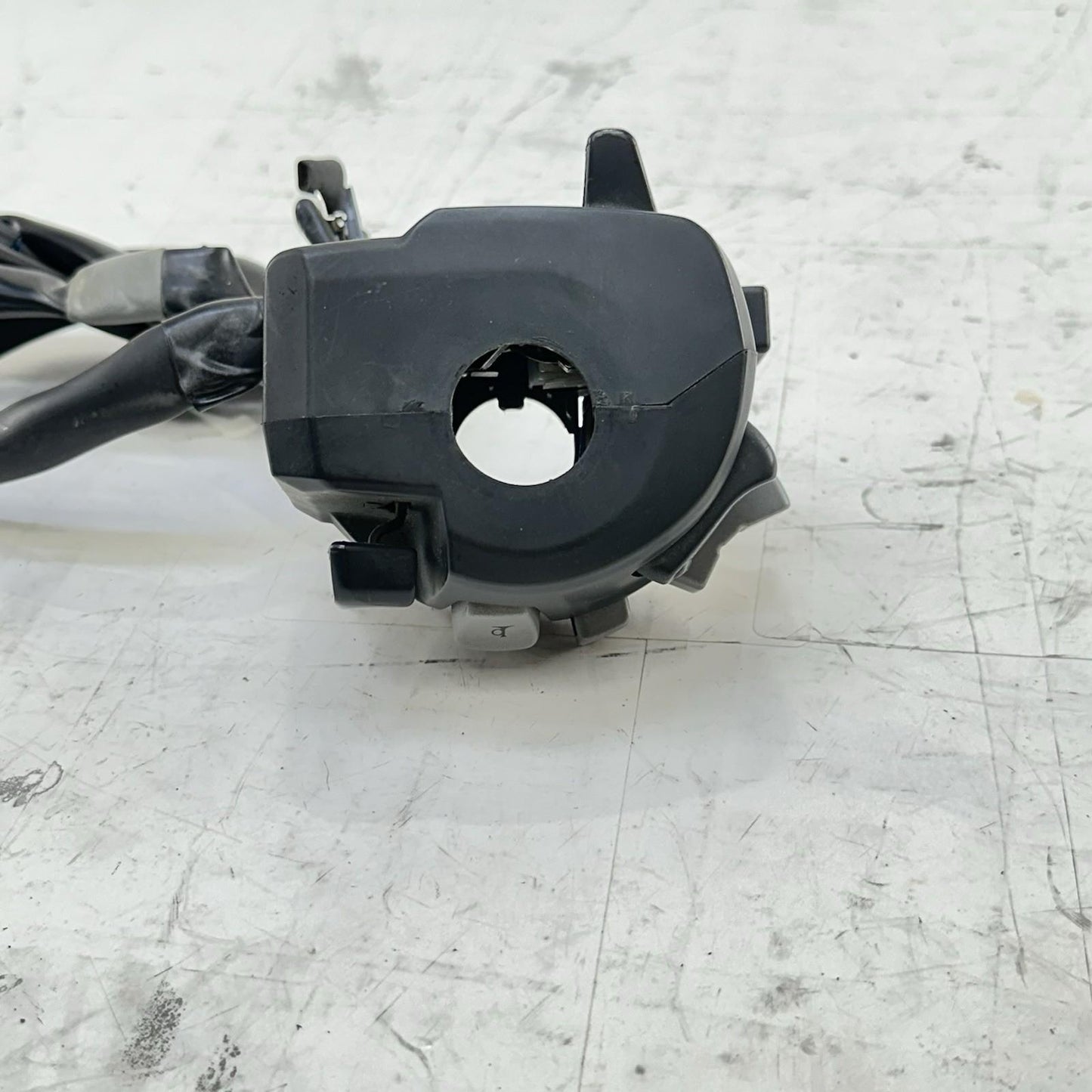 2017 - 2019 HONDA CBR 1000RR SP LEFT SWITCH LIGHTS HORN INDICATOR CONTROL HANDLE
