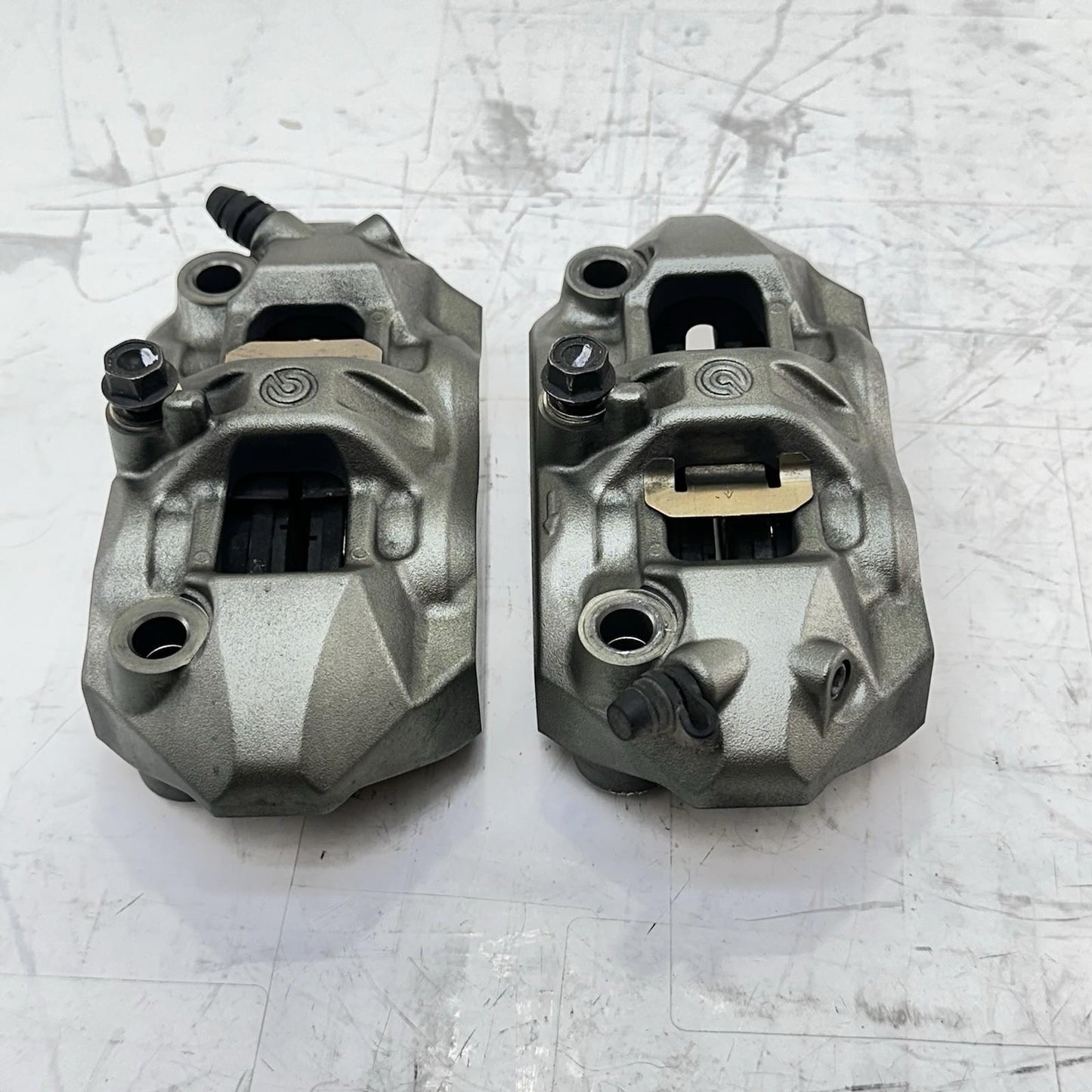 2017 - 2019 HONDA CBR 1000RR SP FRONT BRAKE CALIPERS LEFT RIGHT SET BOLTS BREMBO