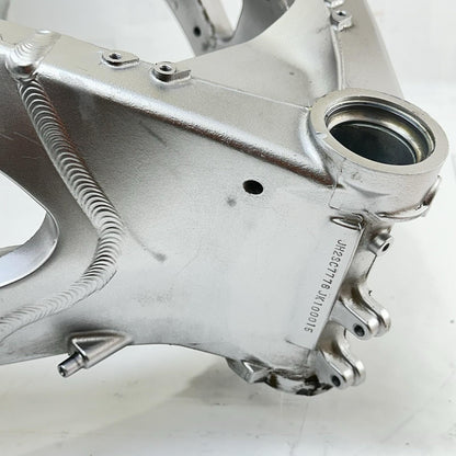 2017 - 2019 HONDA CBR 1000RR SP MAIN FRAME BODY CHASSIS SILVER *CRACK*