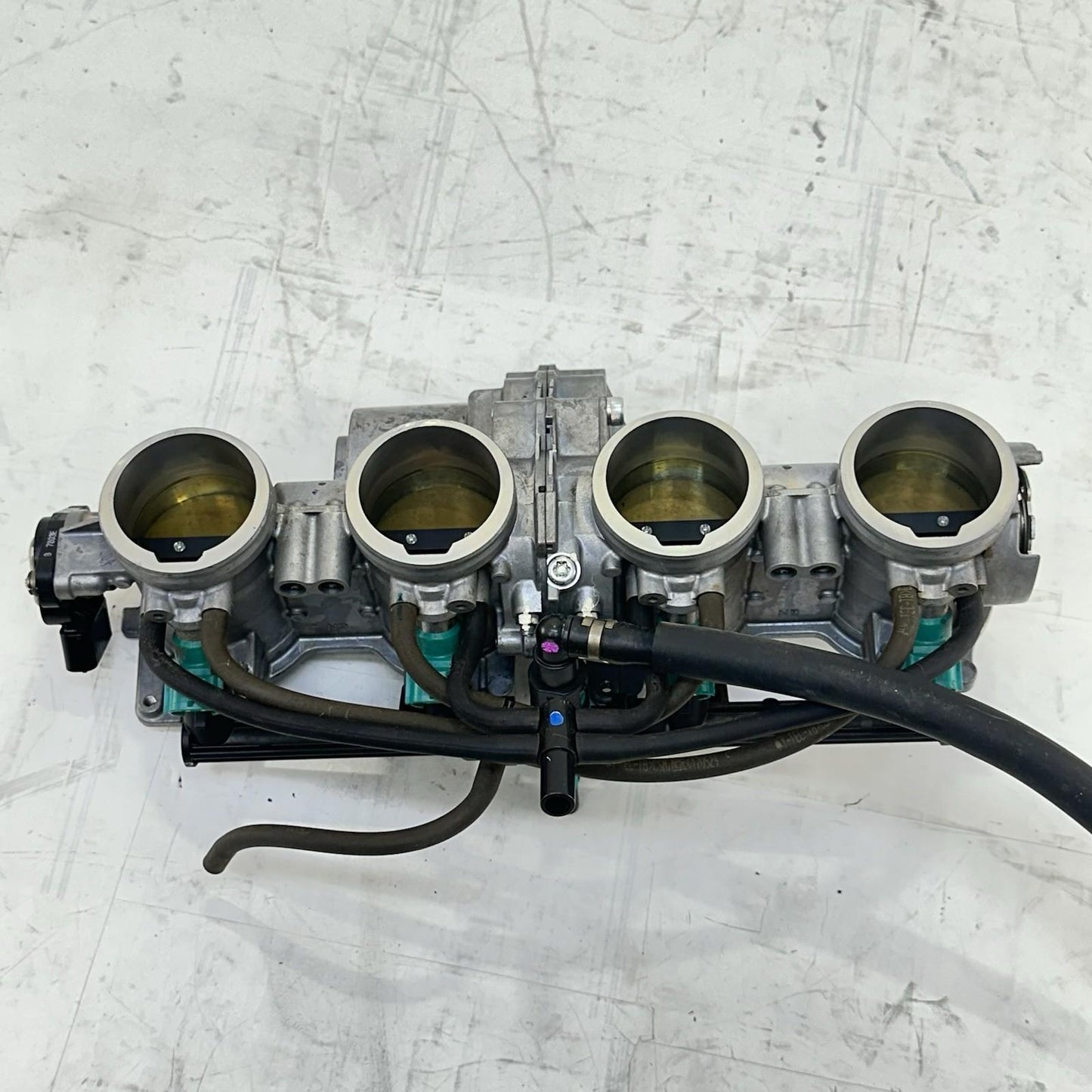 2017 - 2019 HONDA CBR 1000RR SP THROTTLE BODY FUEL INJECTOR RAILING HOSES LINES