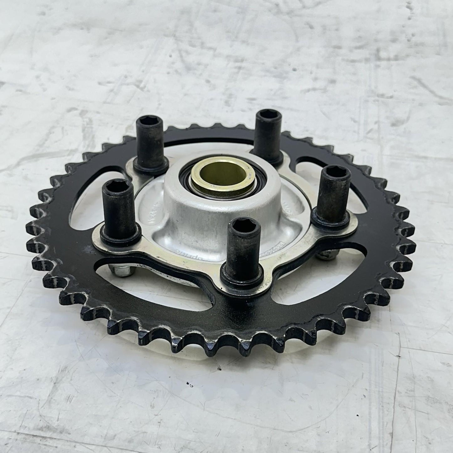 2021 - 2026 APRILIA RSV4 REAR SPROCKET MAIN CHAIN DRIVE HUB BACK WHEEL RIM