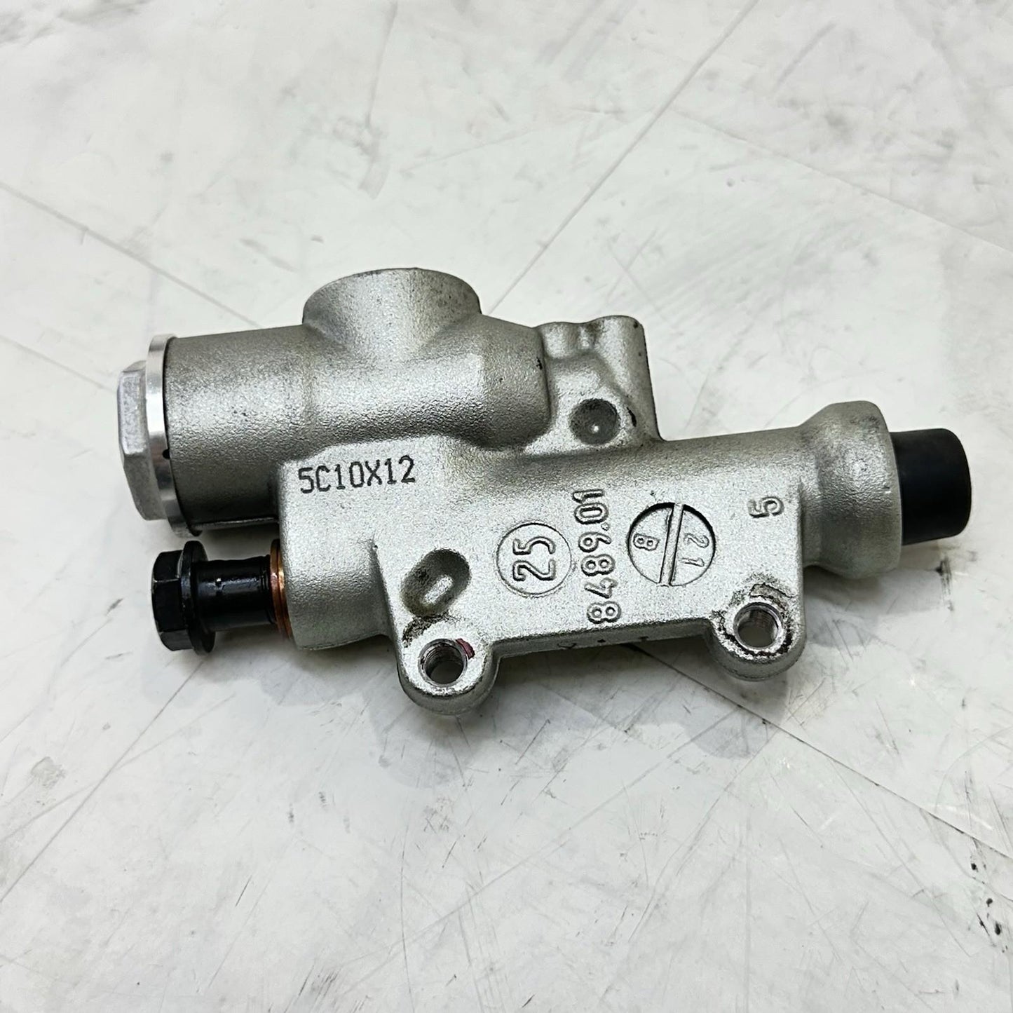 2021 - 2026 APRILIA RSV4 REAR BRAKE MASTER CYLINDER BACK BREMBO