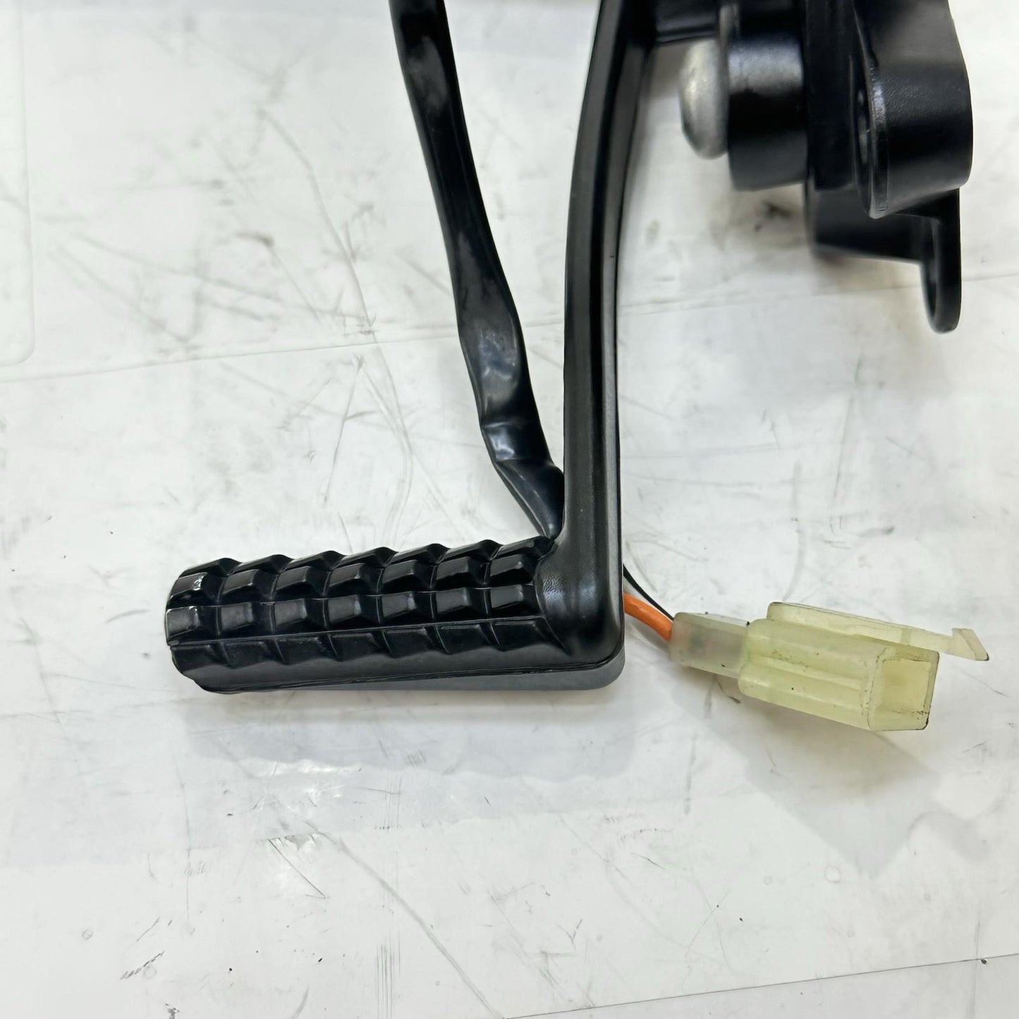 2011 - 2026 SUZUKI GSX 600 GSXR 750 REAR SET FOOT REST BACK BRAKE PEDAL LEG PEG