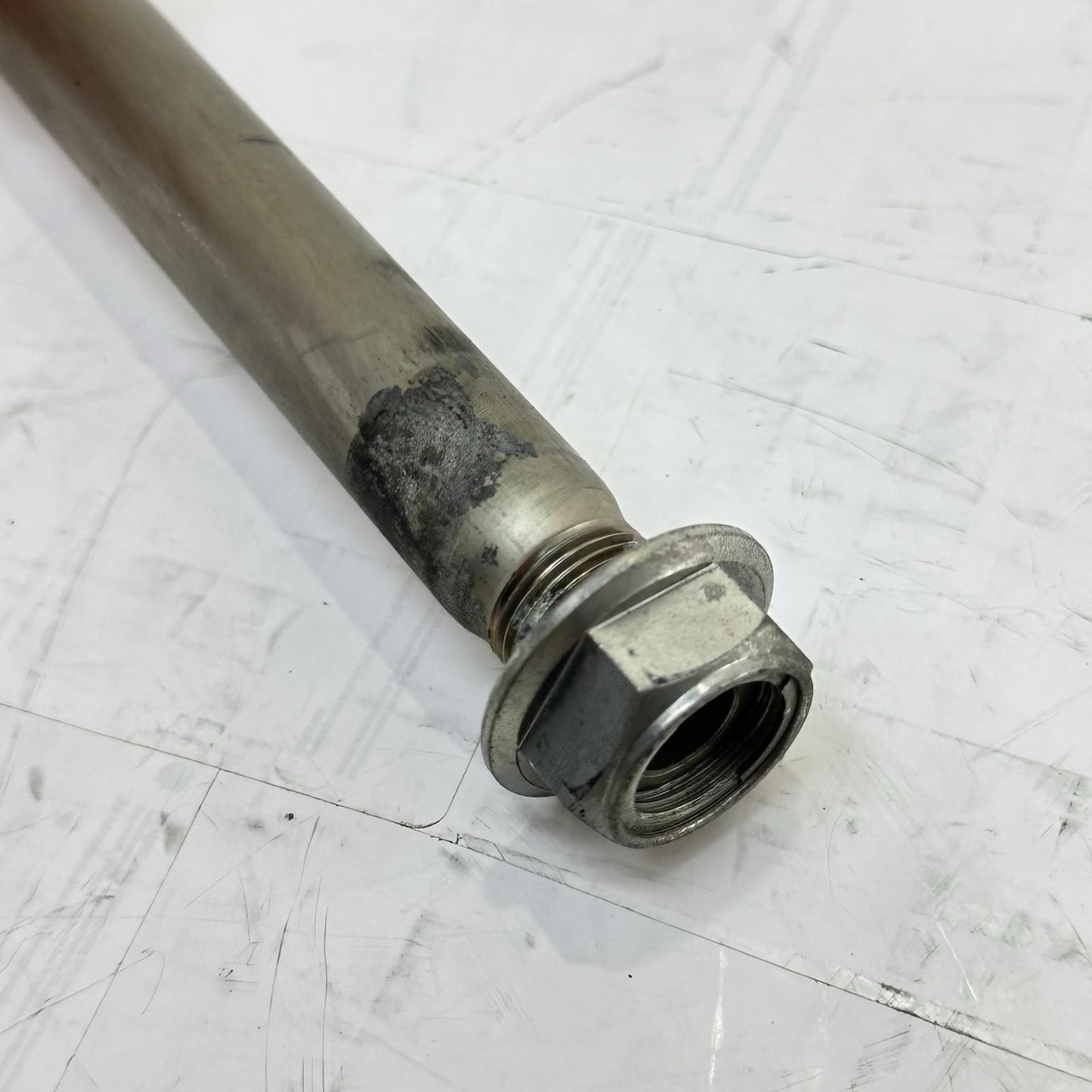 2011 - 2026 SUZUKI GSX 600 GSXR 750 SWINGARM BOLT PIVOT AXLE SCREW REAR STOCK