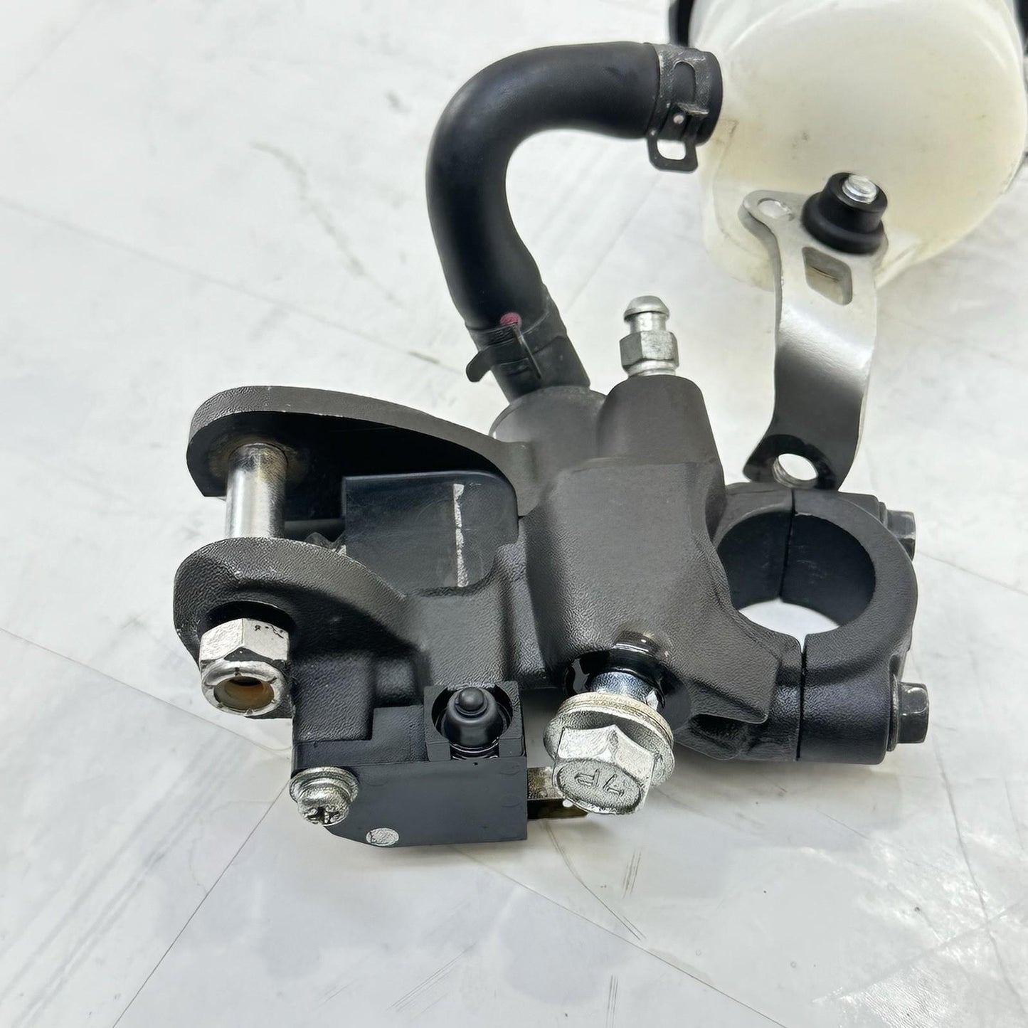 2011 - 2026 SUZUKI GSX 600 GSXR 750 FRONT BRAKE MASTER CYLINDER RESERVOIR STOCK