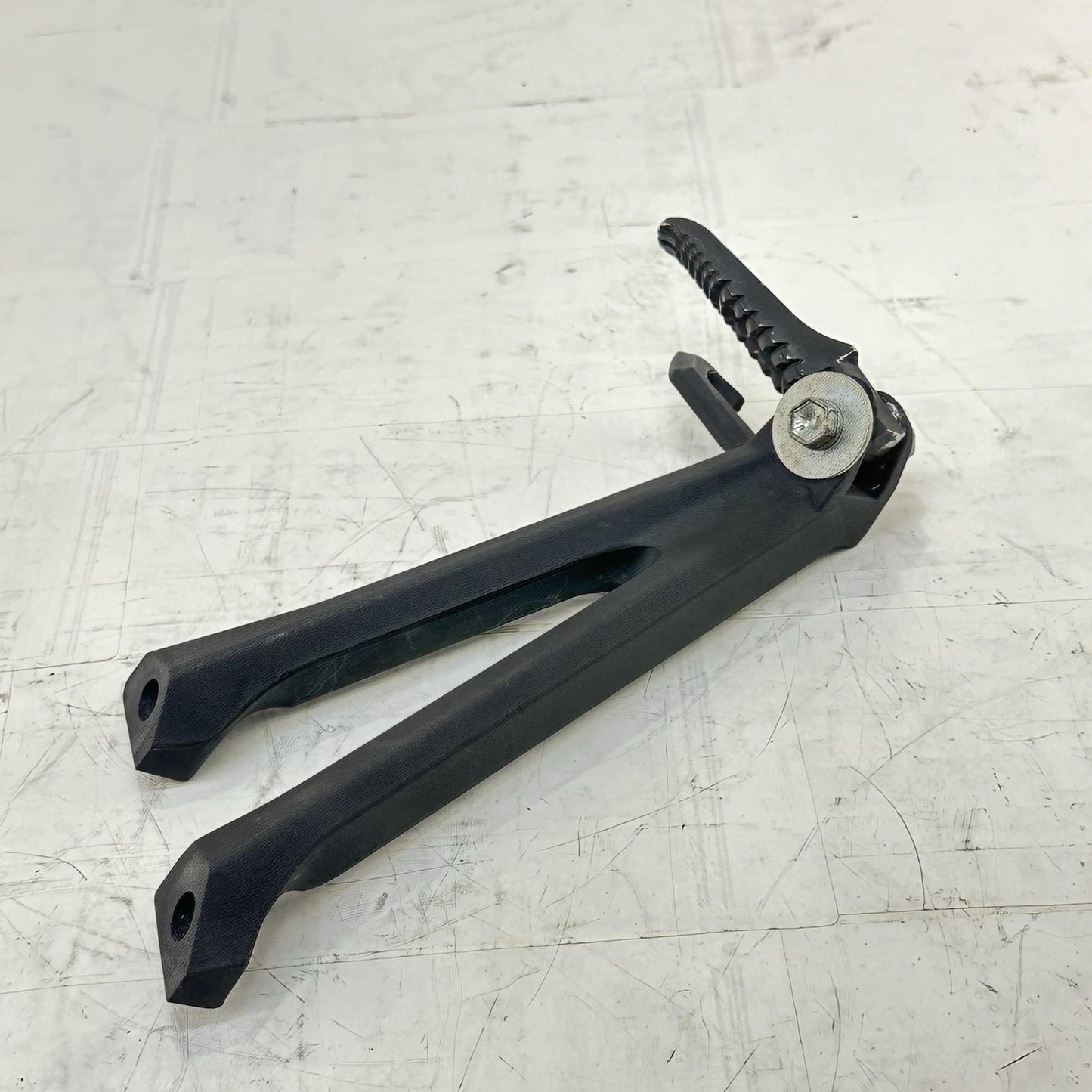 2011 - 2026 SUZUKI GSX 600 GSXR 750 PASSENGER PEGS REAR FOOT REST BACK SET