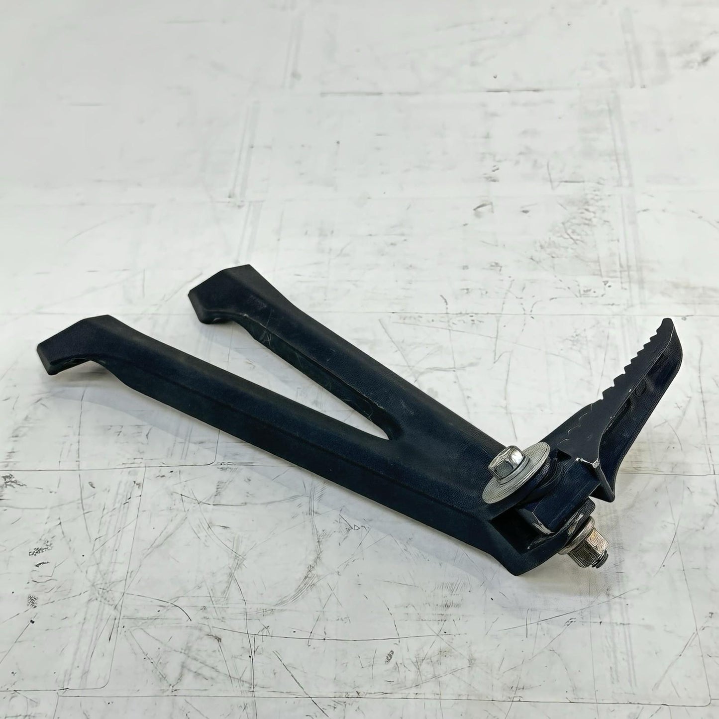 2011 - 2026 SUZUKI GSX 600 GSXR 750 PASSENGER PEGS REAR FOOT REST BACK SET