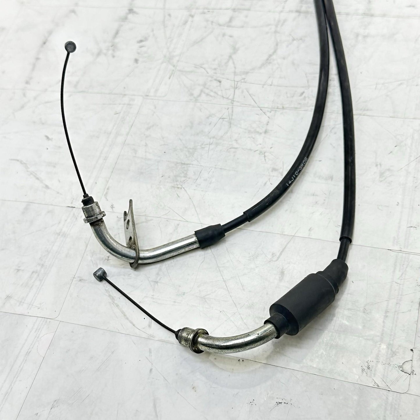 2011 - 2026 SUZUKI GSX 600 GSXR 750 THROTTLE CABLES LINES SET PAIR *SLIGHT TEAR*