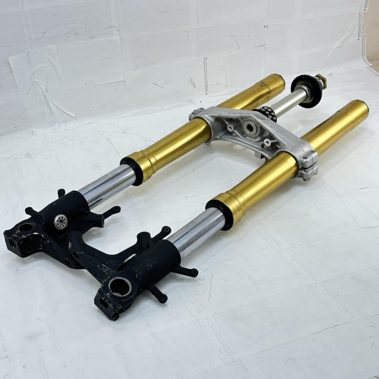 2011 - 2026 SUZUKI GSX 600 GSXR 750 FRONT FORKS LOWER TRIPLE TREE SUSPENSION SET