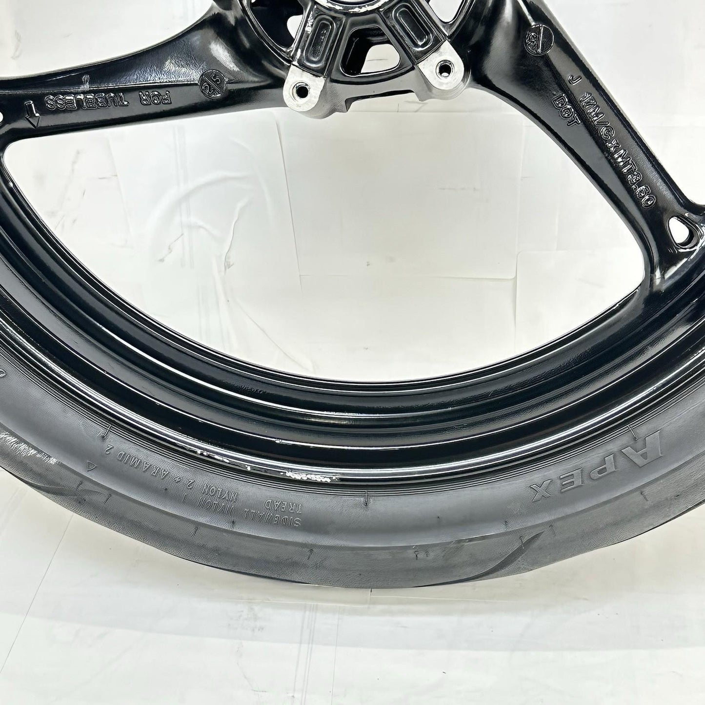 2011 - 2026 SUZUKI GSX 600 GSXR 750 FRONT WHEEL RIM TIRE RUBBER *SLIGHT SCUFFS*