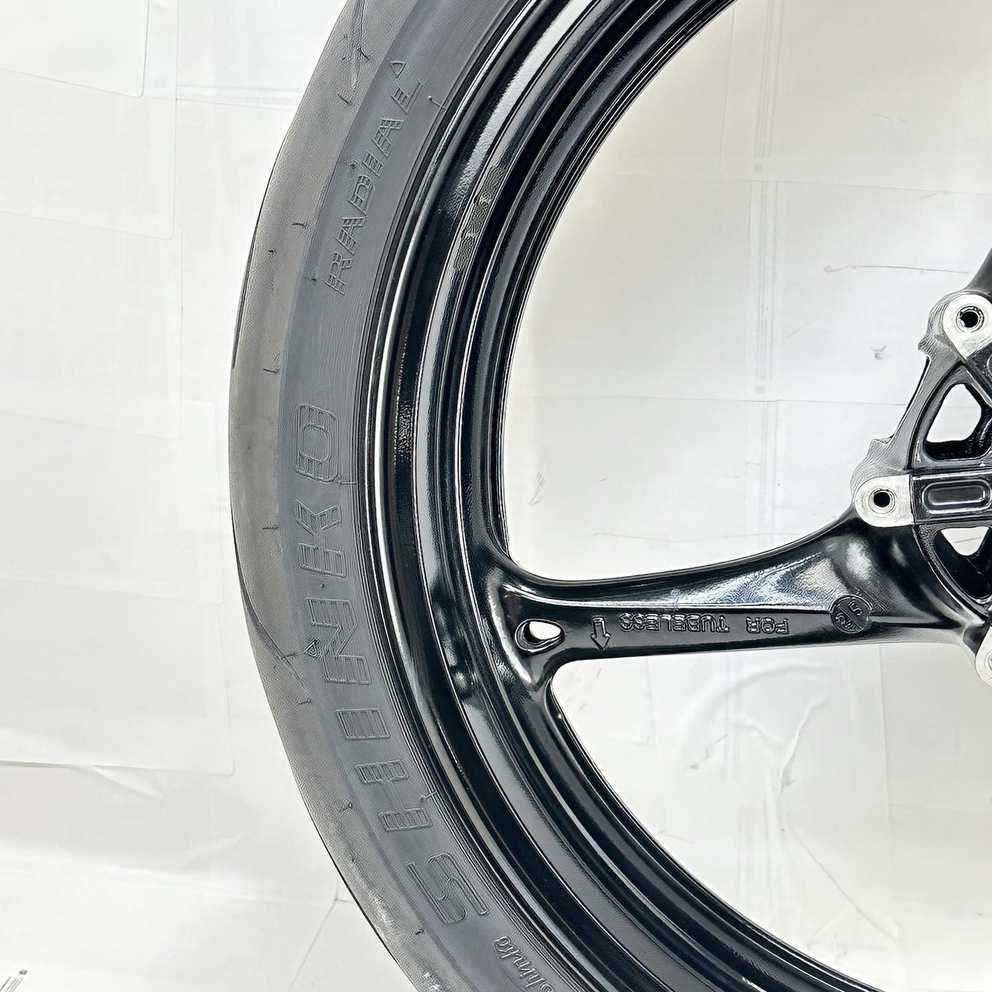 2011 - 2026 SUZUKI GSX 600 GSXR 750 FRONT WHEEL RIM TIRE RUBBER *SLIGHT SCUFFS*