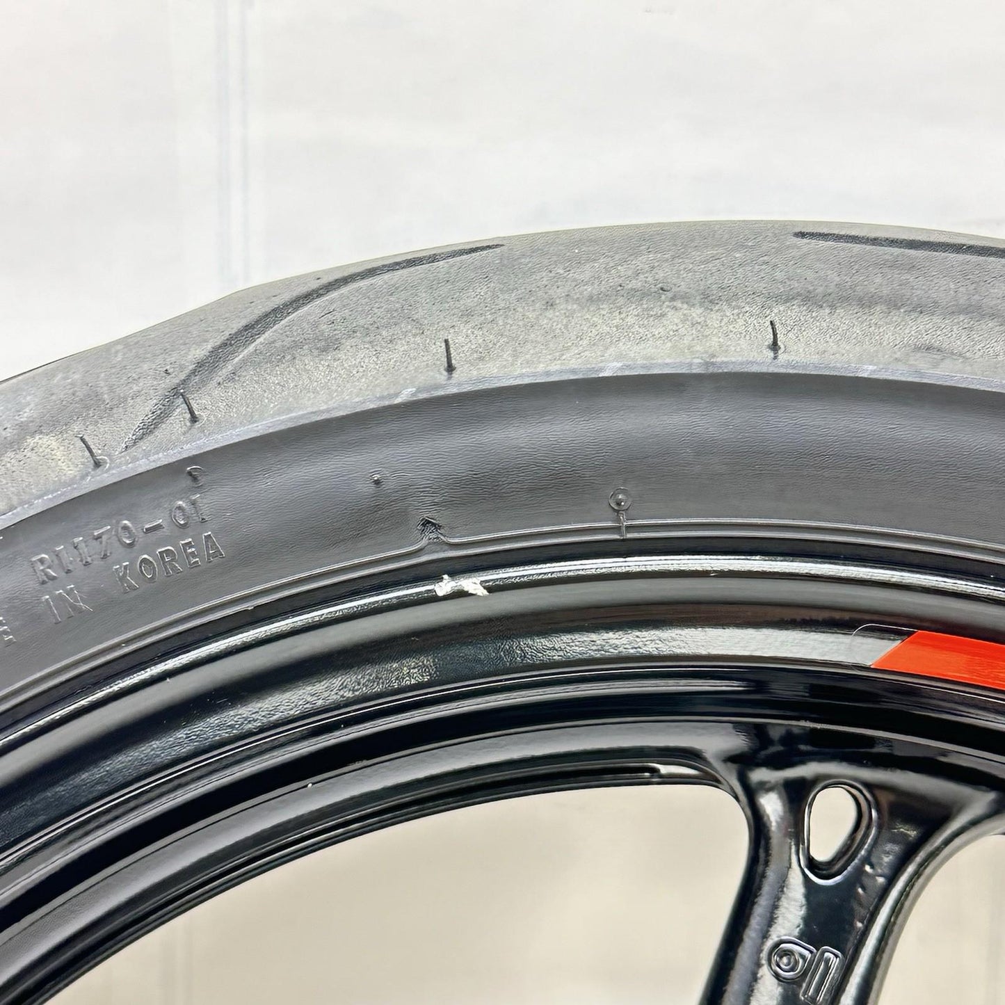 2011 - 2026 SUZUKI GSX 600 GSXR 750 FRONT WHEEL RIM TIRE RUBBER *SLIGHT SCUFFS*