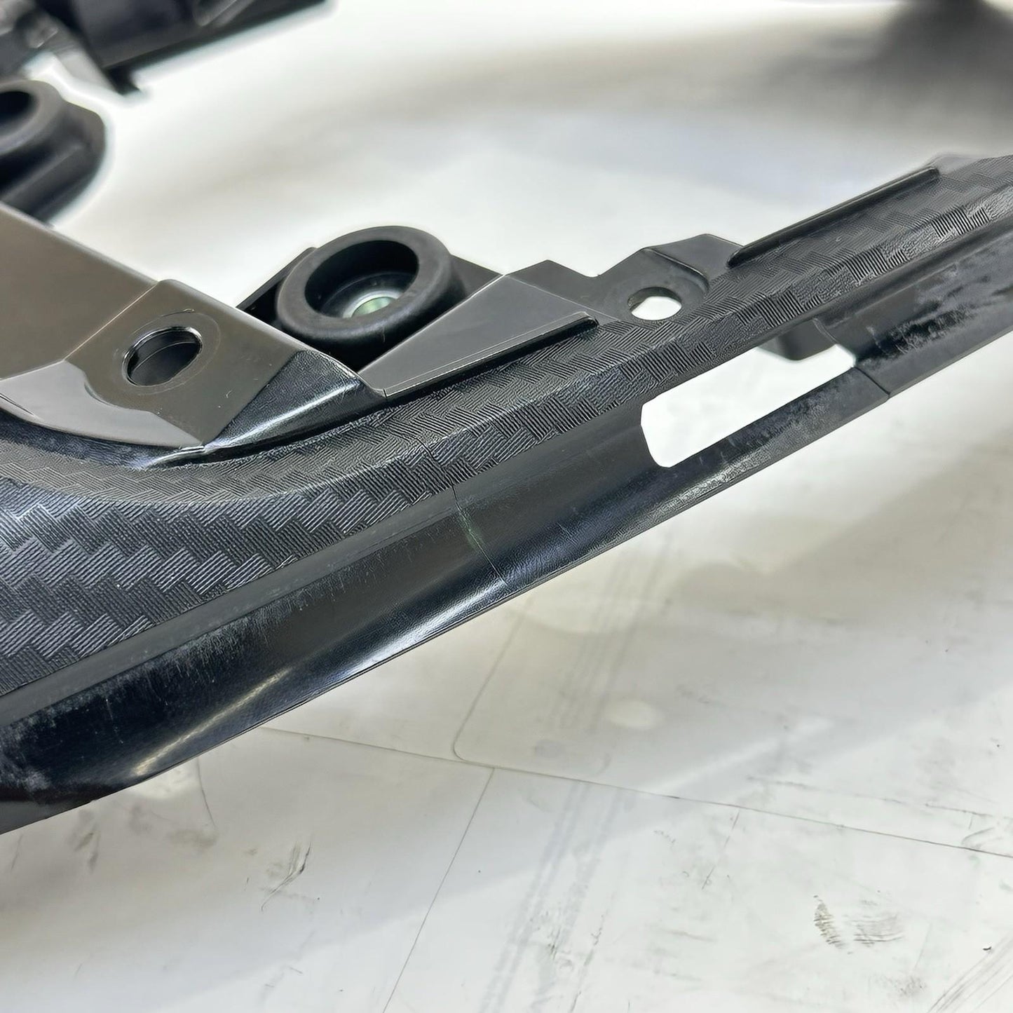 2011 - 2026 SUZUKI GSX 600 GSXR 750 REAR CENTER SEAT COWL FAIRING BLACK *CRACK*