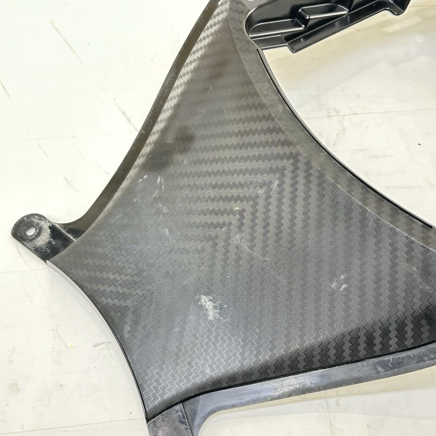 2011 - 2026 SUZUKI GSX 600 GSXR 750 REAR CENTER SEAT COWL FAIRING BLACK *CRACK*