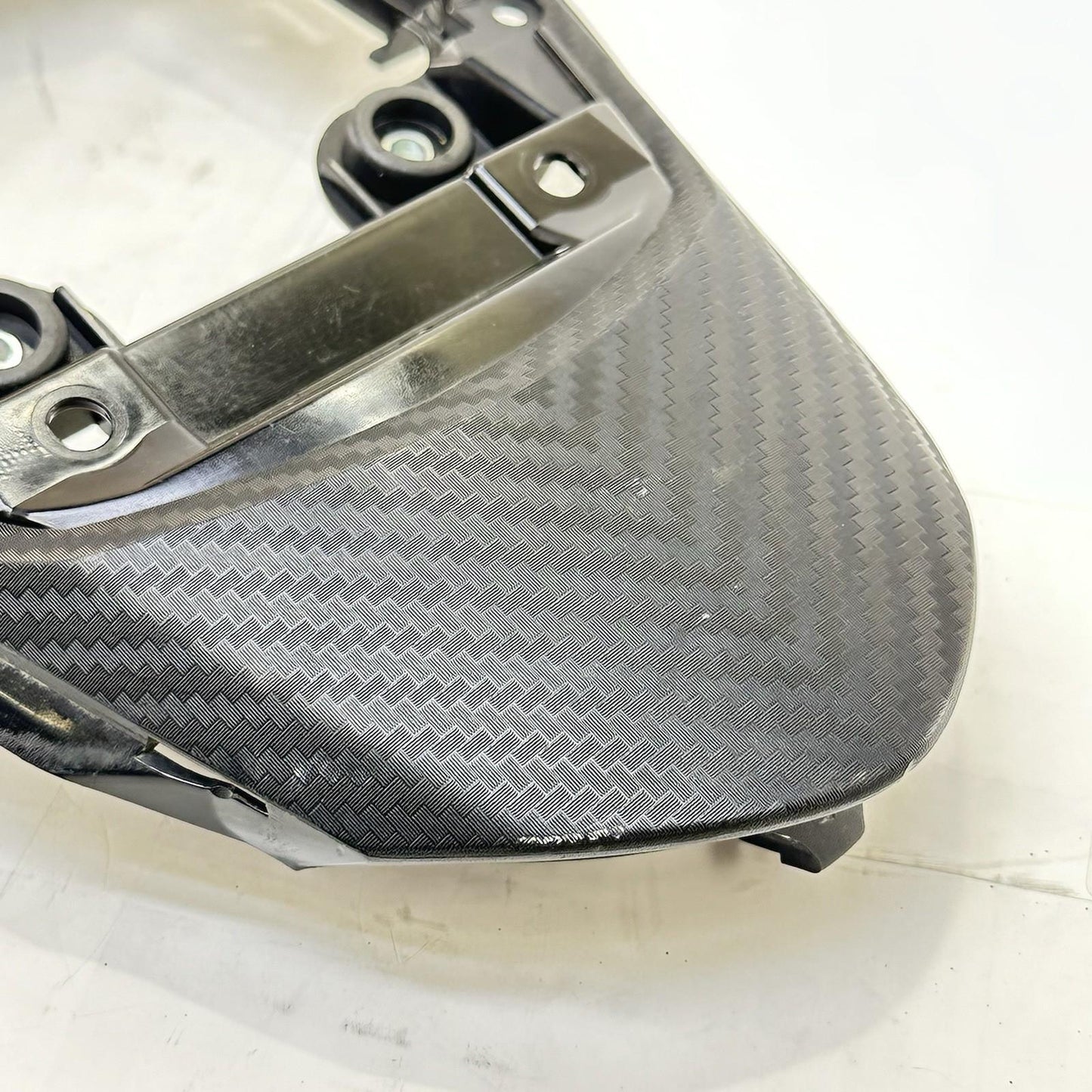 2011 - 2026 SUZUKI GSX 600 GSXR 750 REAR CENTER SEAT COWL FAIRING BLACK *CRACK*