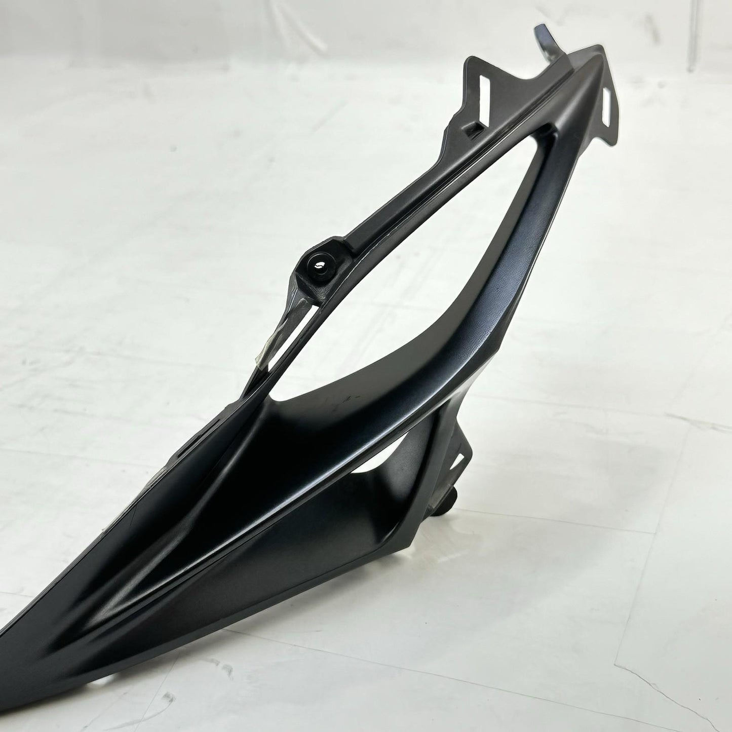 2011 - 2026 SUZUKI GSX 600 GSXR 750 FRONT NOSE COWL CENTER FAIRING LOWER TRIM