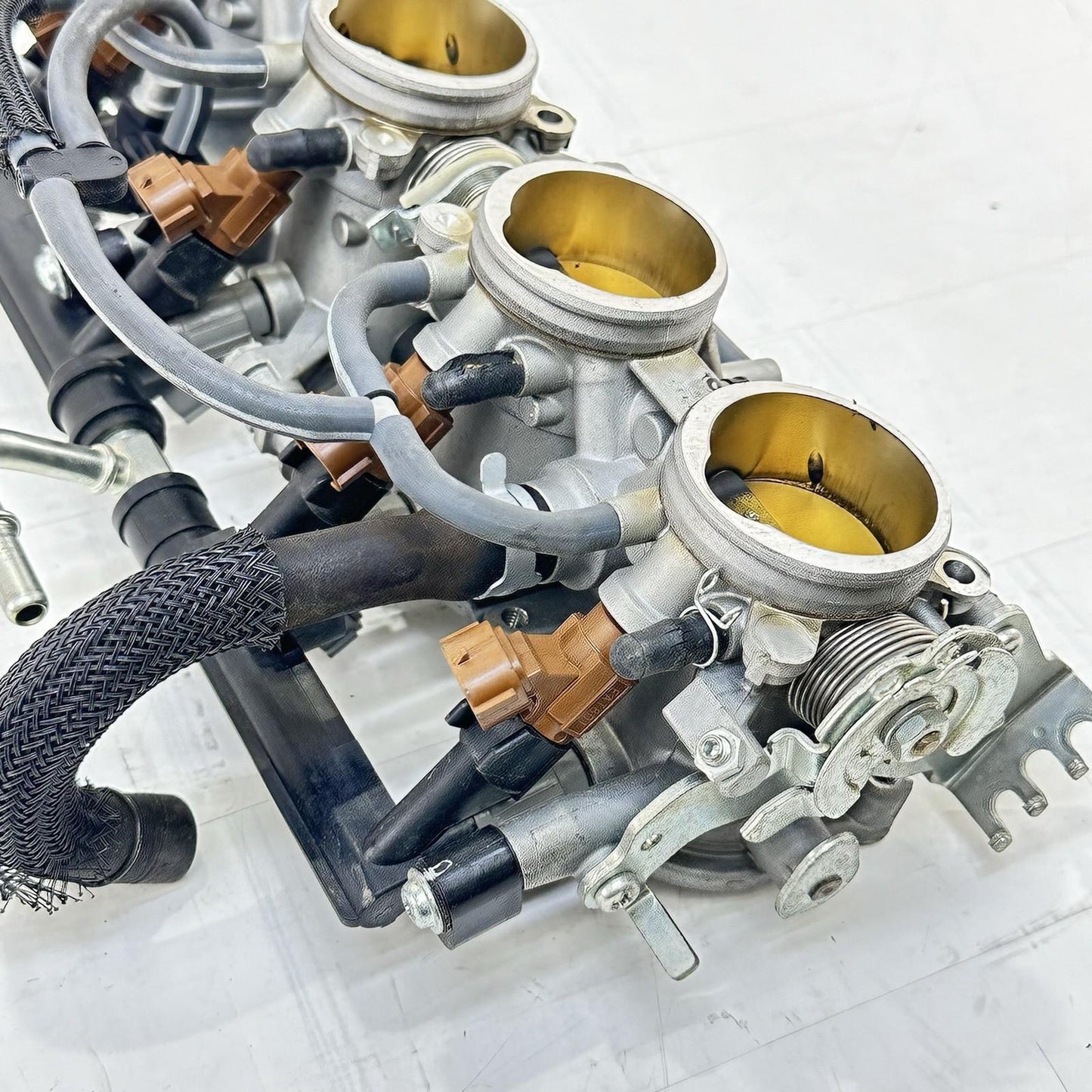 2011 - 2026 SUZUKI GSX 600 GSXR 750 THROTTLE BODY FUEL INJECTOR RAILING STOCK