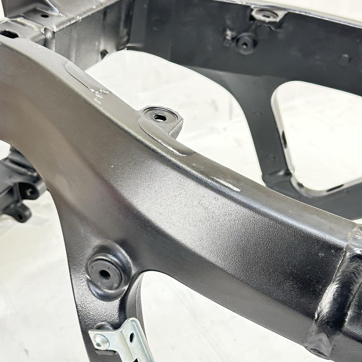 2011 - 2026 SUZUKI GSX 600 GSXR 750 MAIN FRAME BODY CHASSIS BLACK STOCK