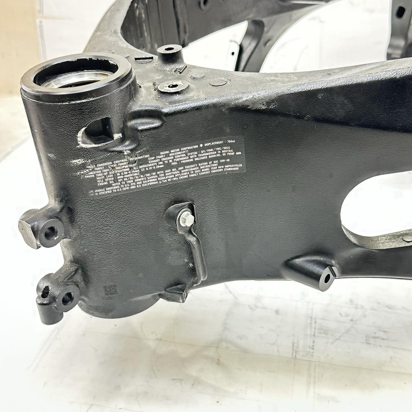 2011 - 2026 SUZUKI GSX 600 GSXR 750 MAIN FRAME BODY CHASSIS BLACK STOCK