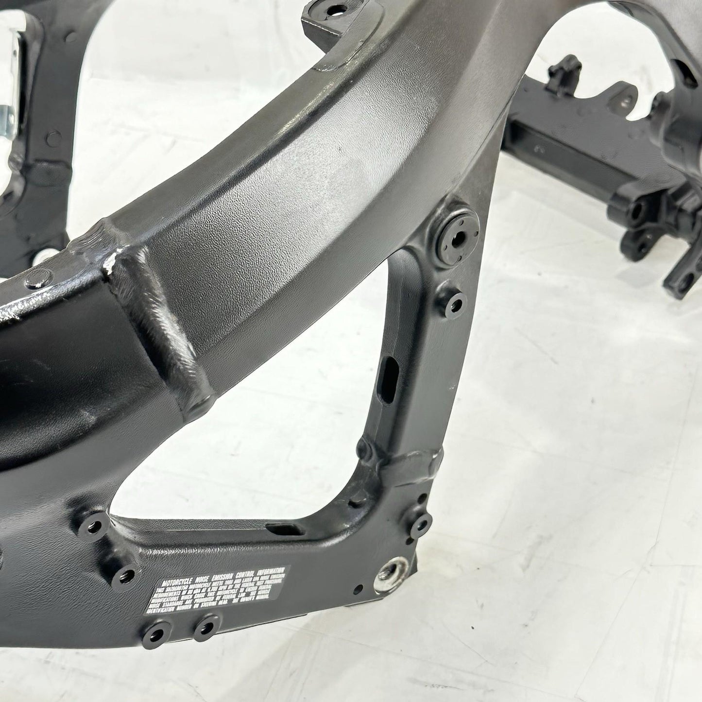 2011 - 2026 SUZUKI GSX 600 GSXR 750 MAIN FRAME BODY CHASSIS BLACK STOCK