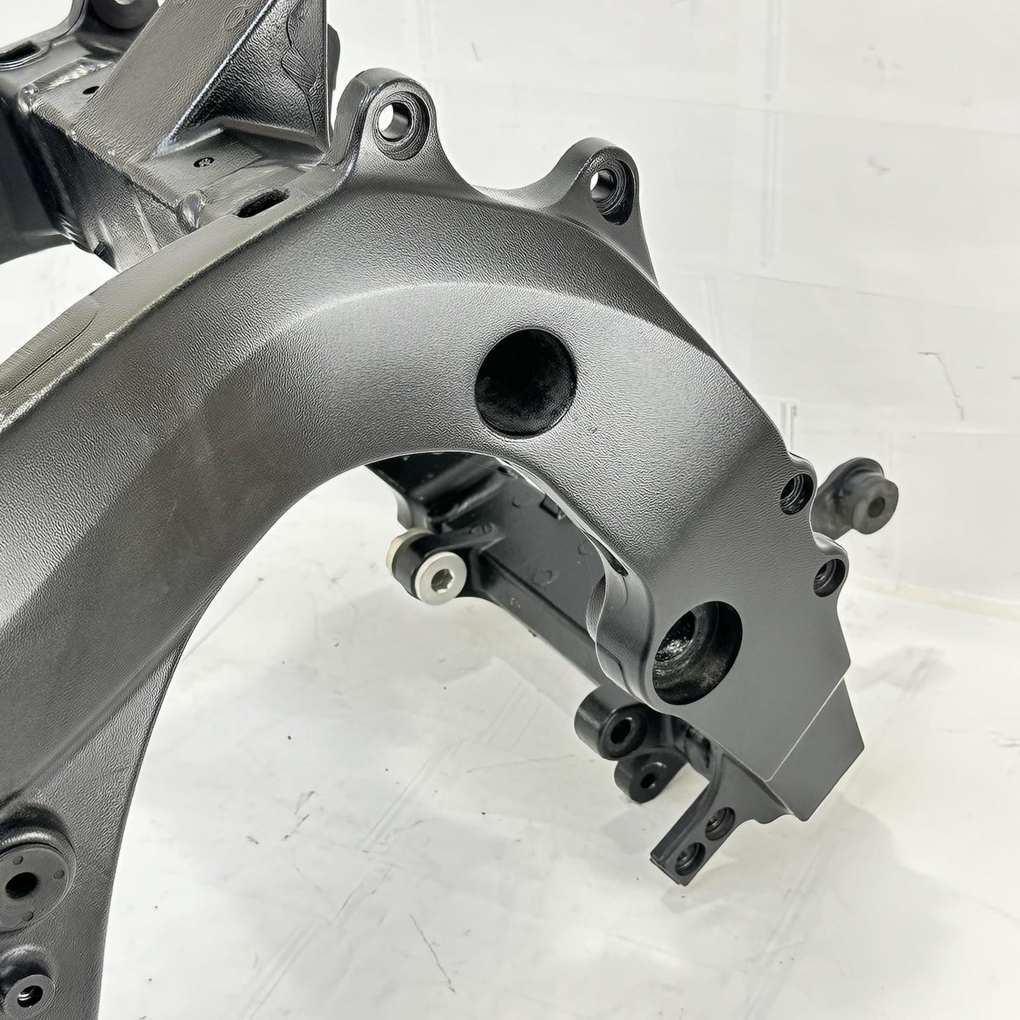 2011 - 2026 SUZUKI GSX 600 GSXR 750 MAIN FRAME BODY CHASSIS BLACK STOCK