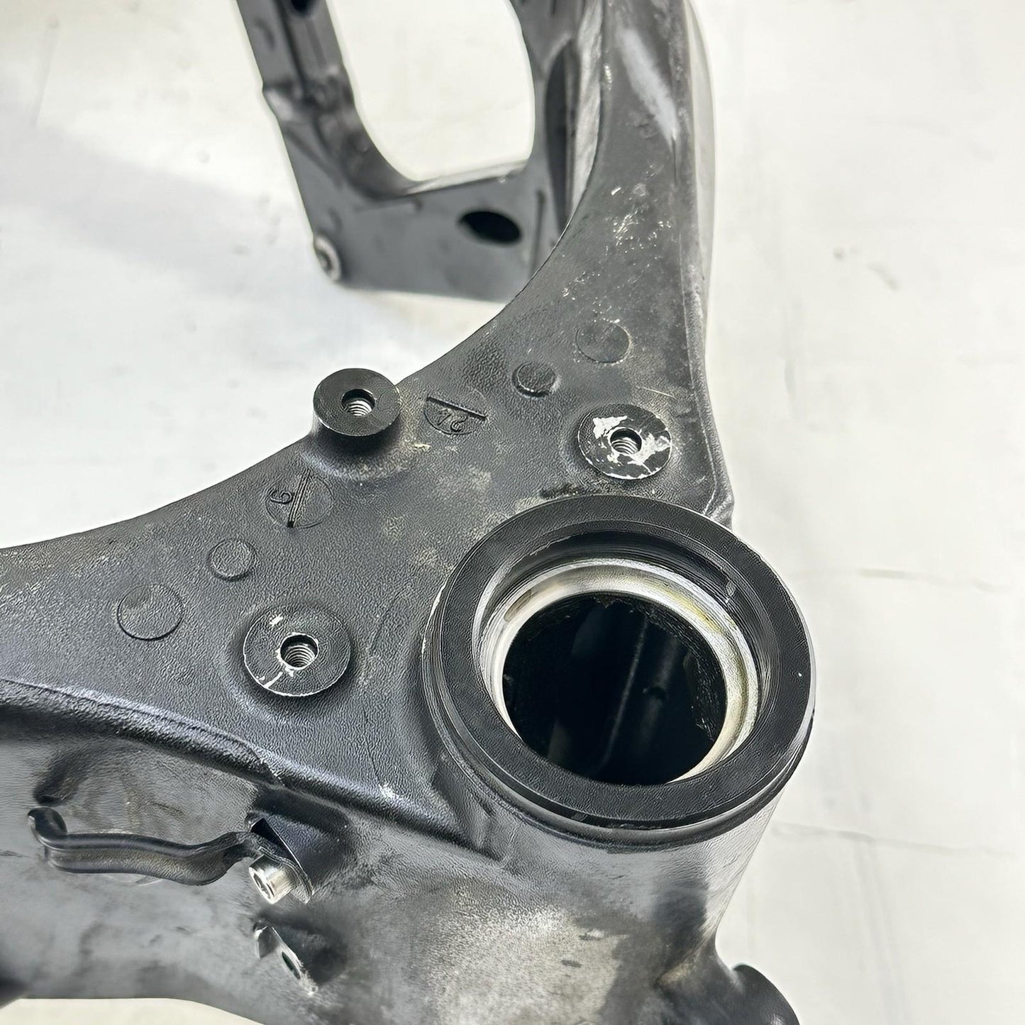 2011 - 2026 SUZUKI GSX 600 GSXR 750 MAIN FRAME BODY CHASSIS BLACK STOCK