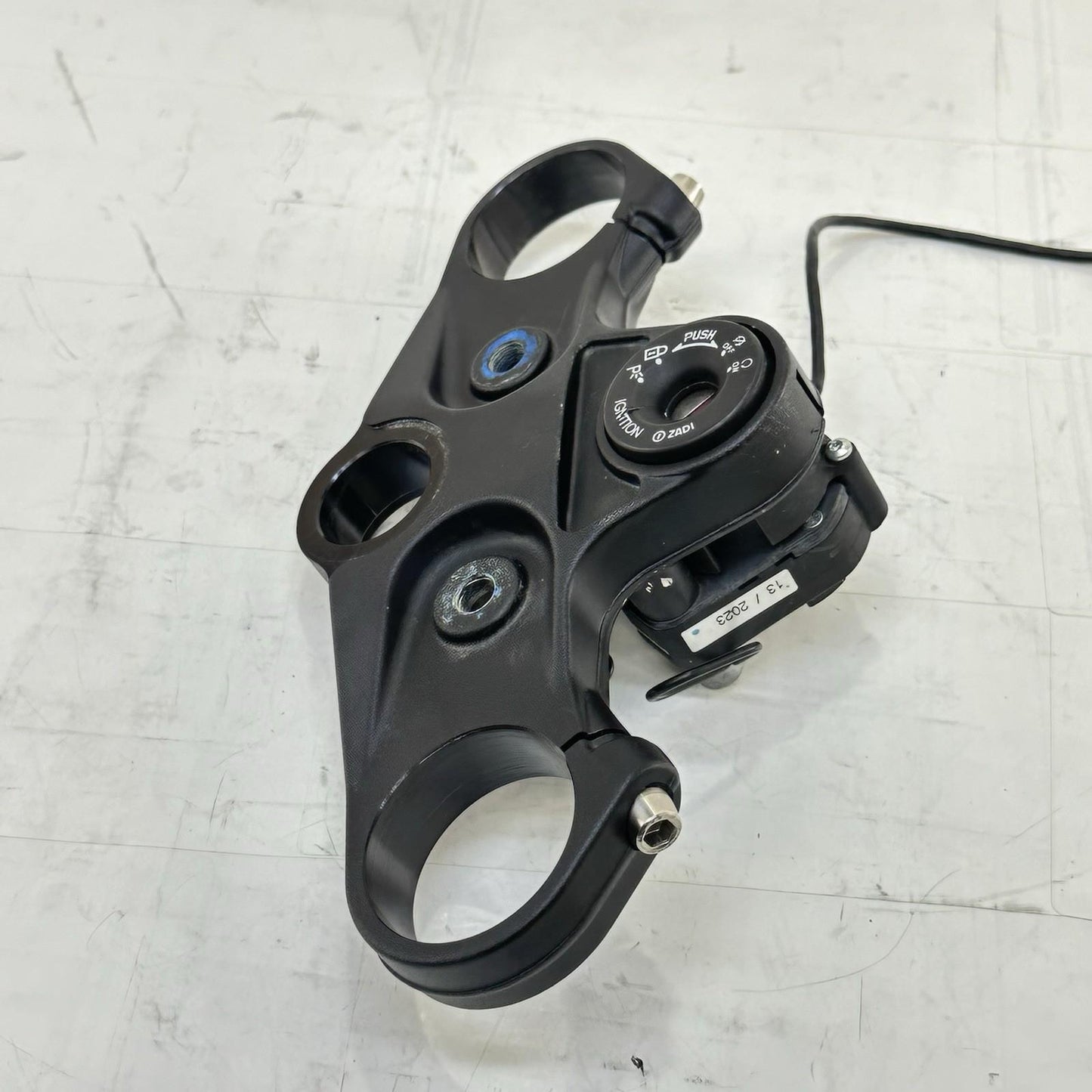 2021 - 2024 APRILIA TUONO V4 1100 UPPER TRIPLE TREE IGNITION SWITCH FORK CLAMP