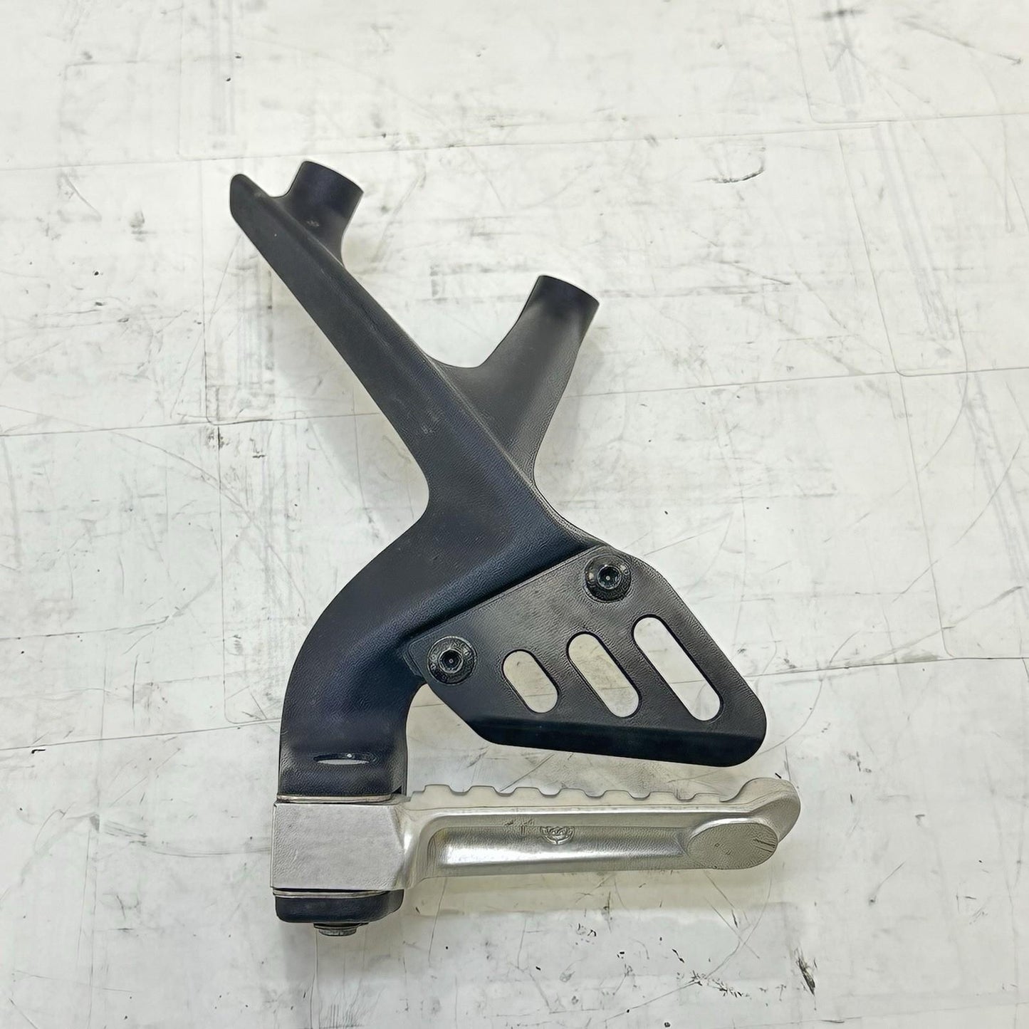 2021 - 2024 APRILIA TUONO V4 1100 PASSENGER PEGS REAR FOOT REST BACK LEG SET