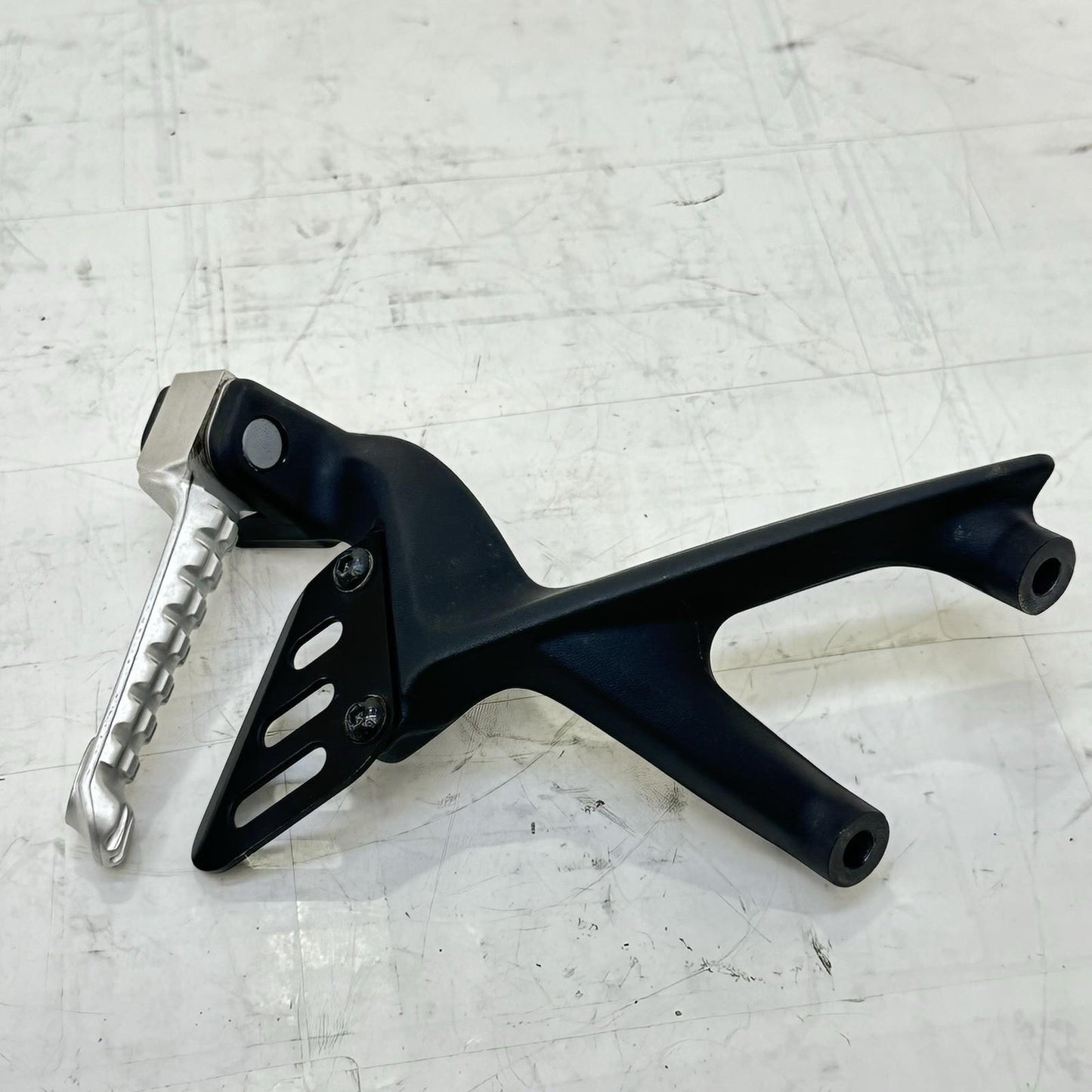 2021 - 2024 APRILIA TUONO V4 1100 PASSENGER PEGS REAR FOOT REST BACK LEG SET