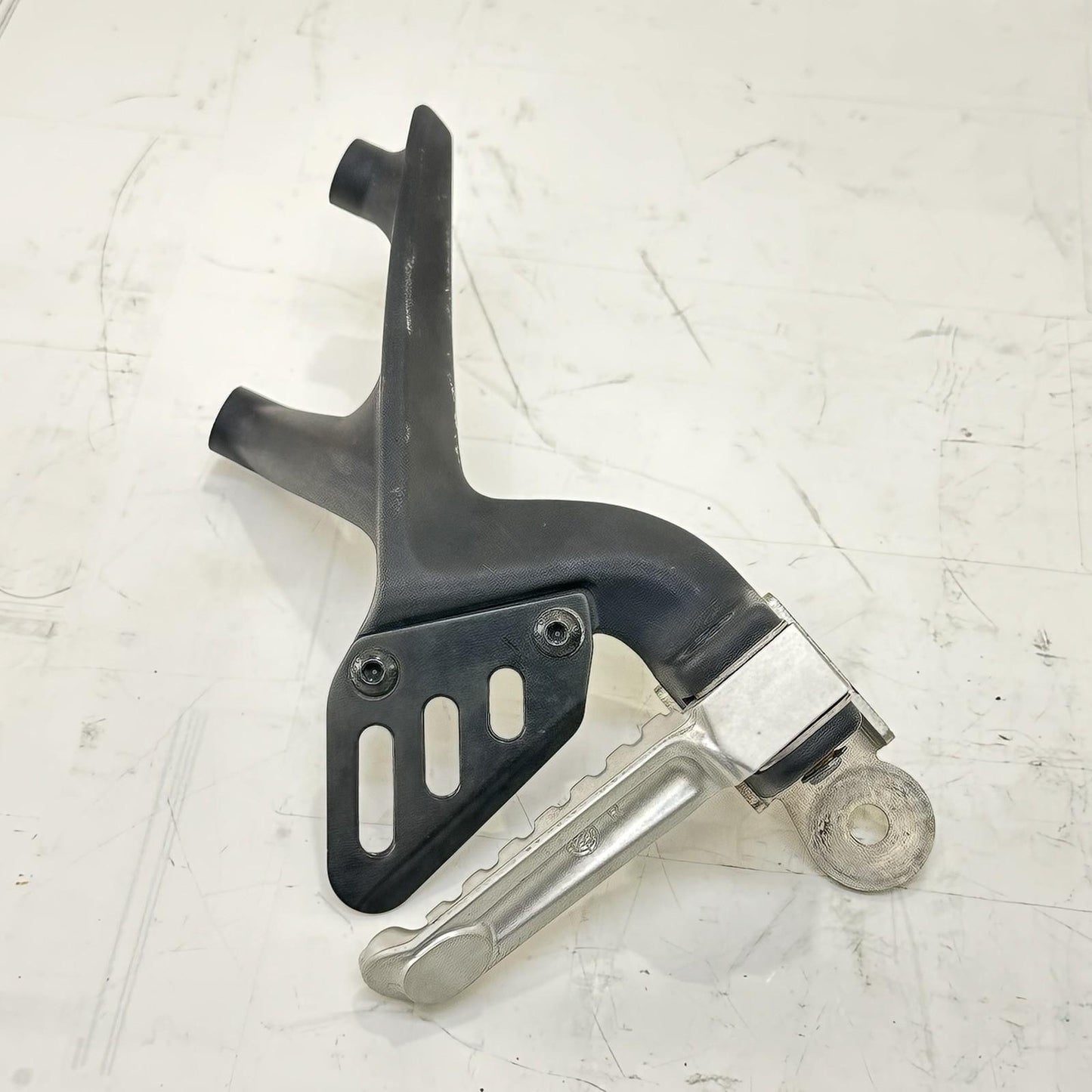 2021 - 2024 APRILIA TUONO V4 1100 PASSENGER PEGS REAR FOOT REST BACK LEG SET